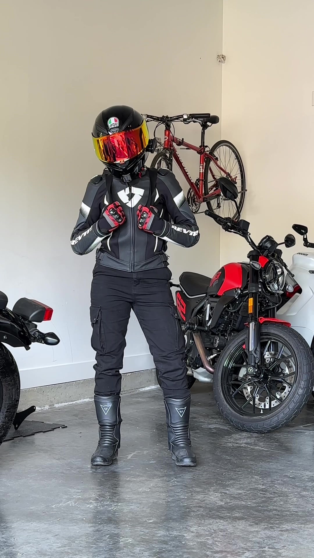 @Tessa 🏍️