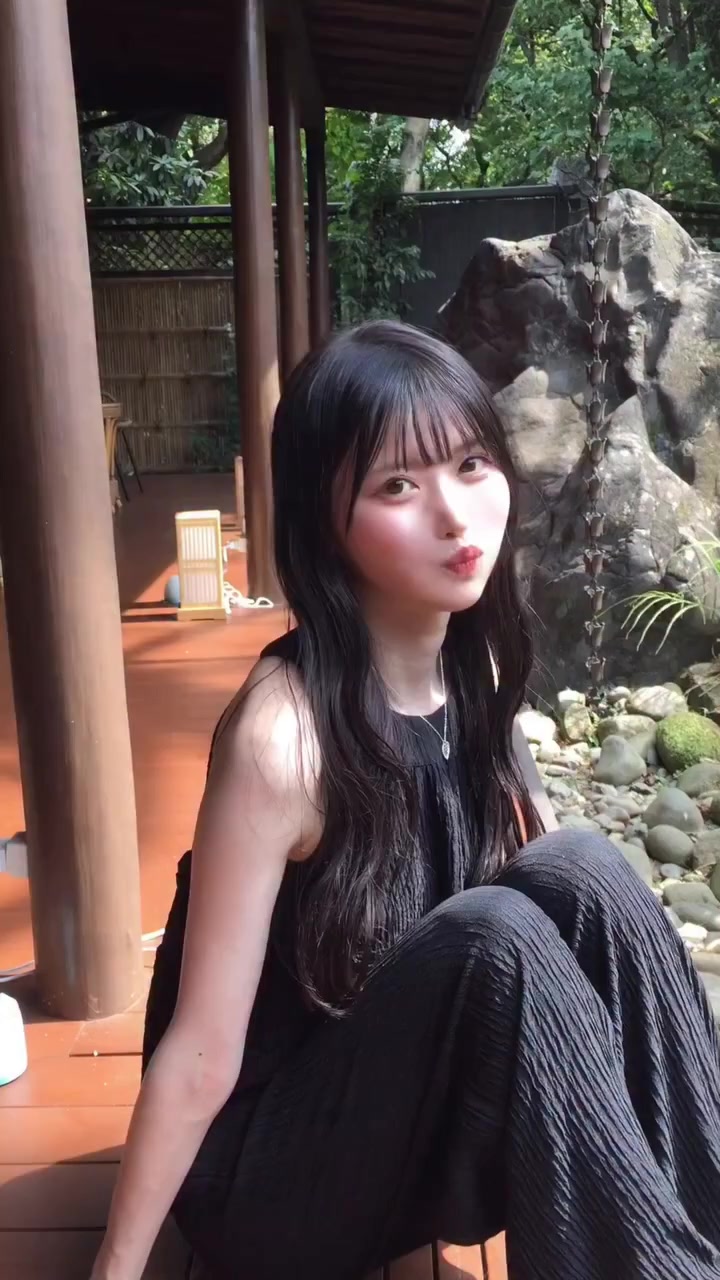 @山奈