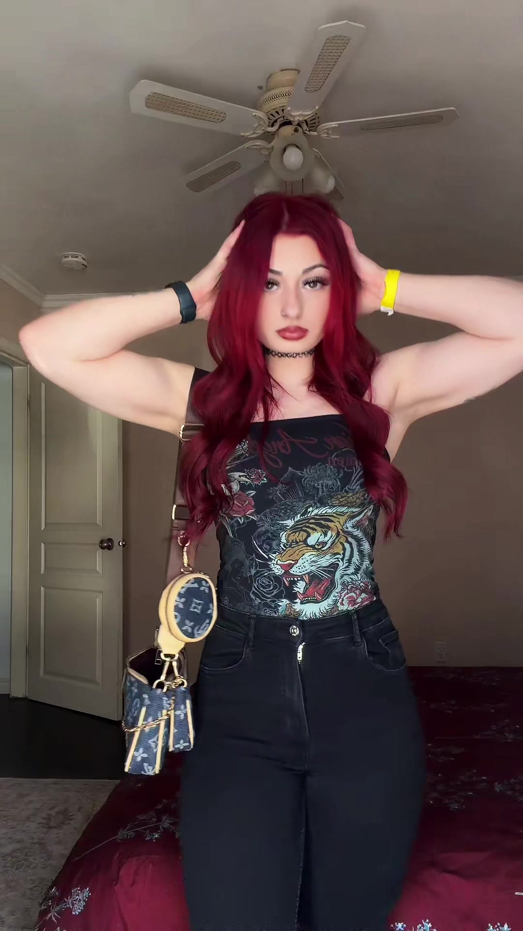 @J A Y 🧛♀️
