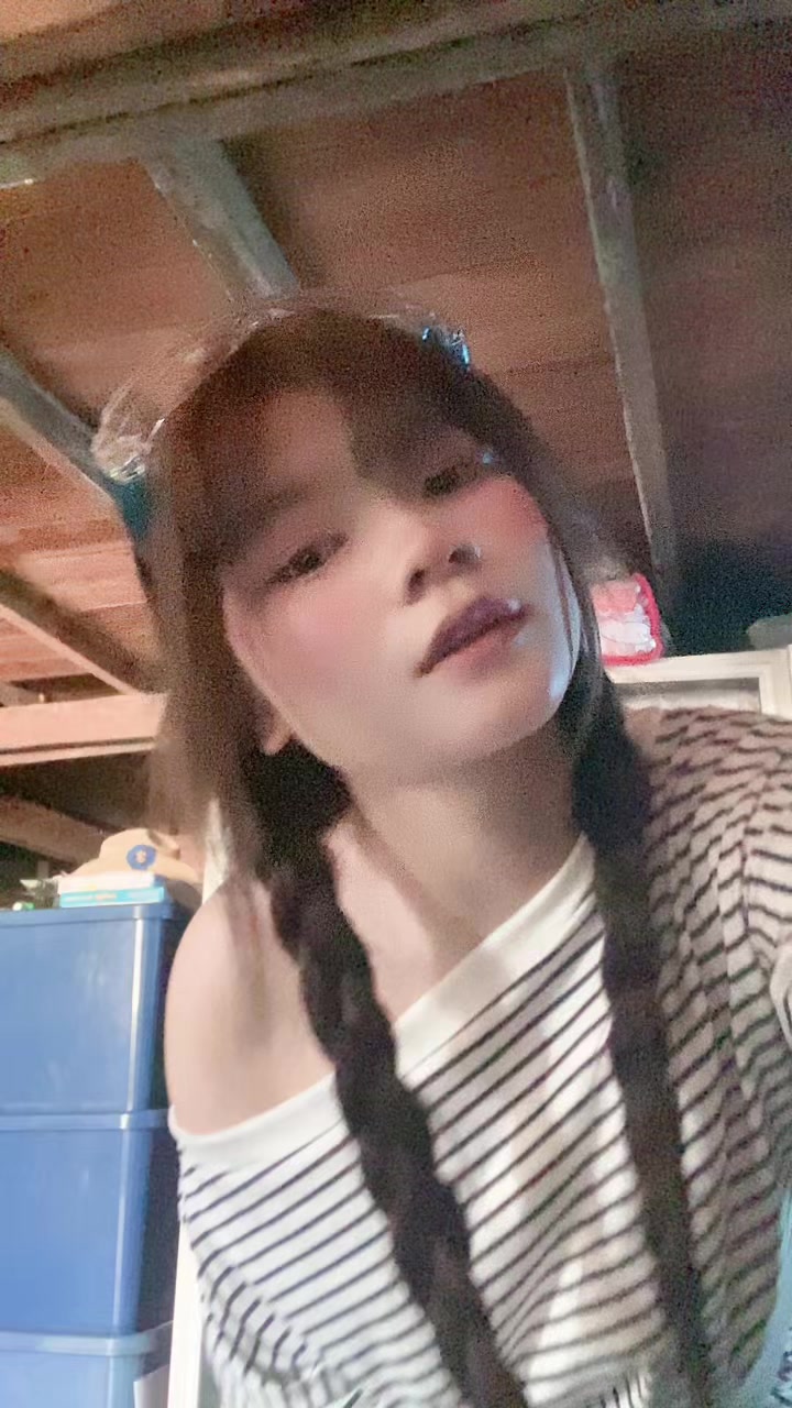 @อยากจะกินชาเขียวว🍵