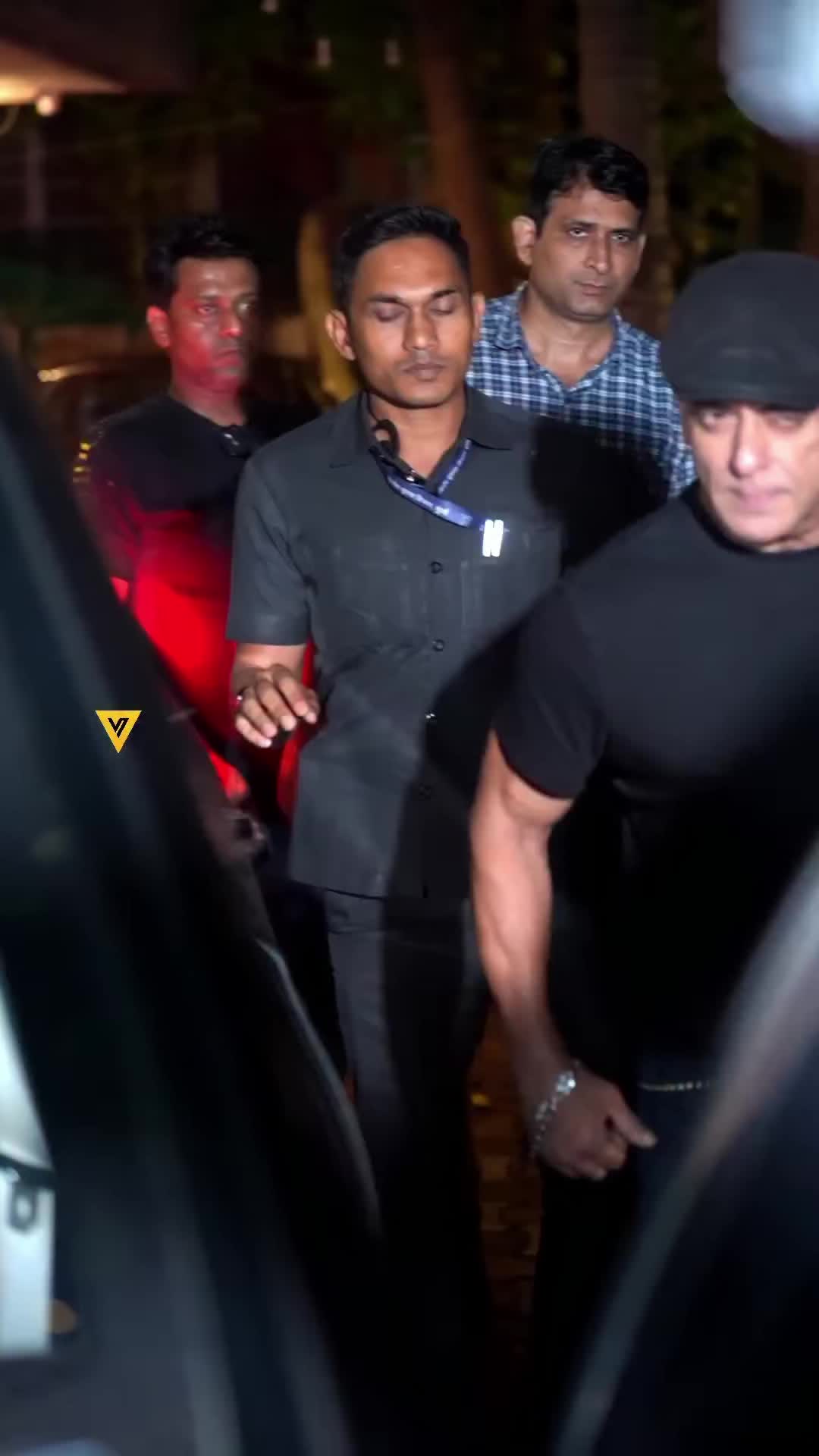 @Viral Bhayani