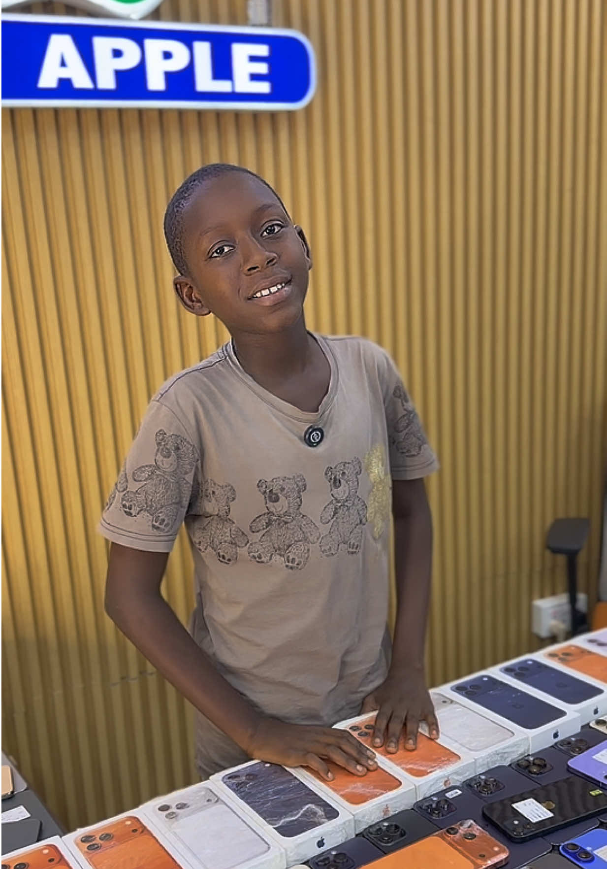 @Buy Apple 🇬🇲
