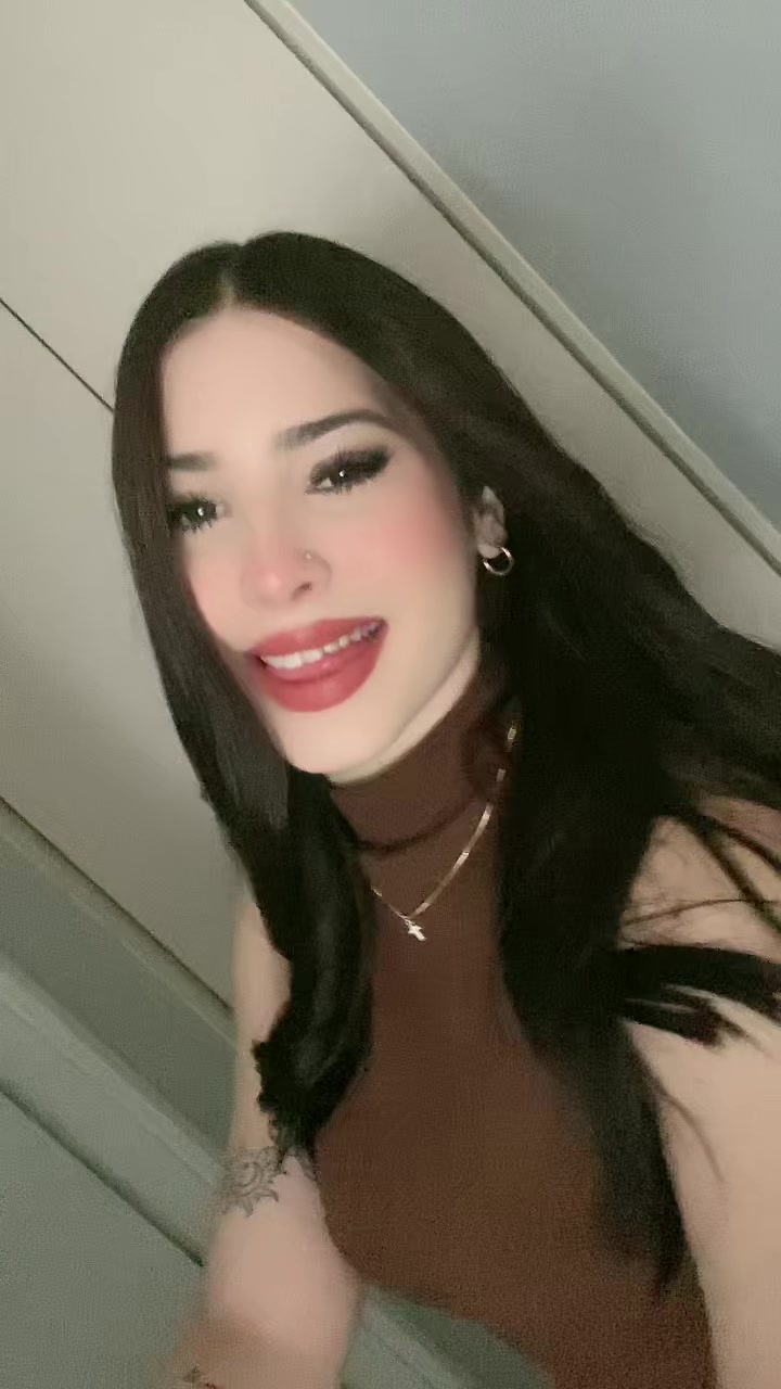 @Ashley Valentina💕