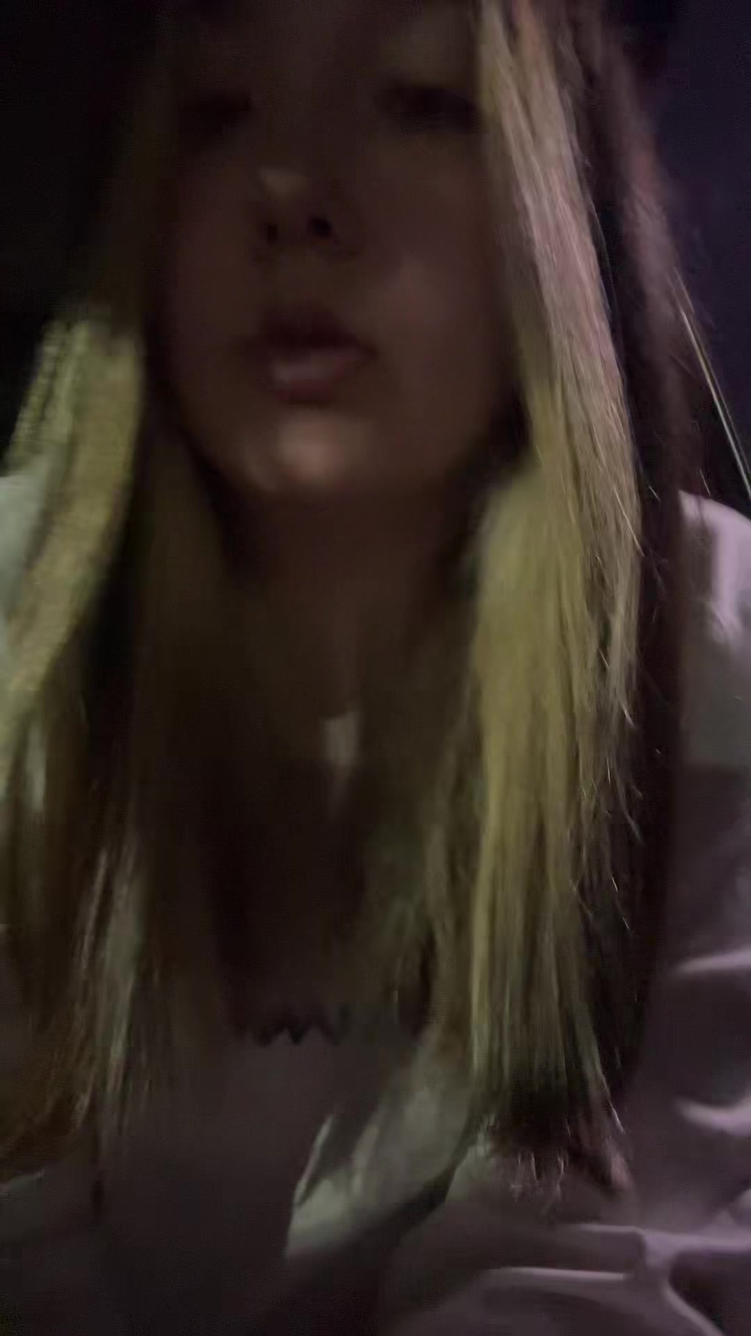 @Lauras.spam<3