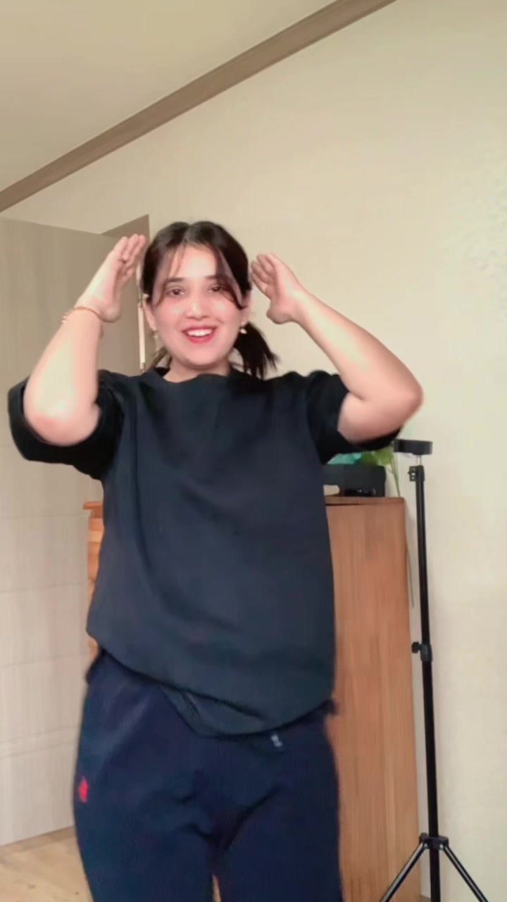 @Binitaa ᥫ᭡🥰