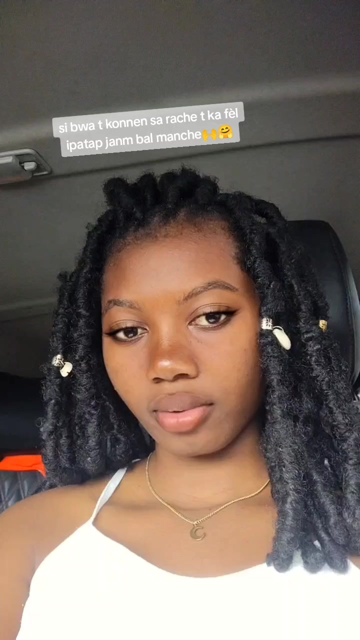 @naïca🖤🖤