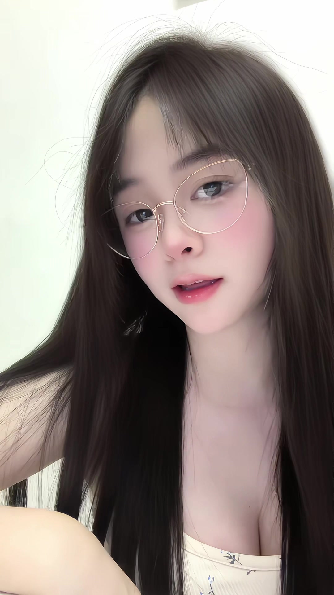 @Tuyết Trinh Ი𐑼 ☃︎