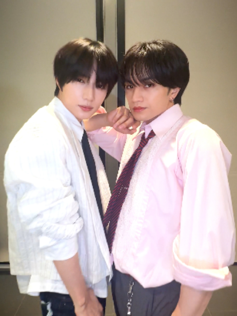 @TOMORROW X TOGETHER