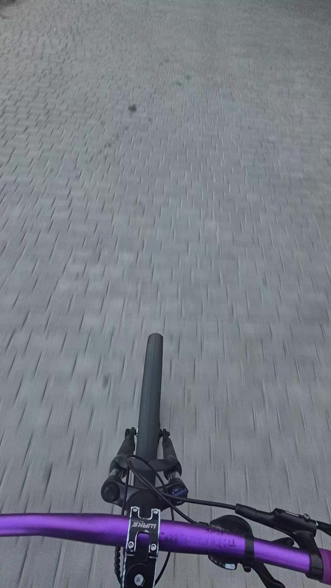 @𝗿𝗲𝗻𝘃𝗼𝘅