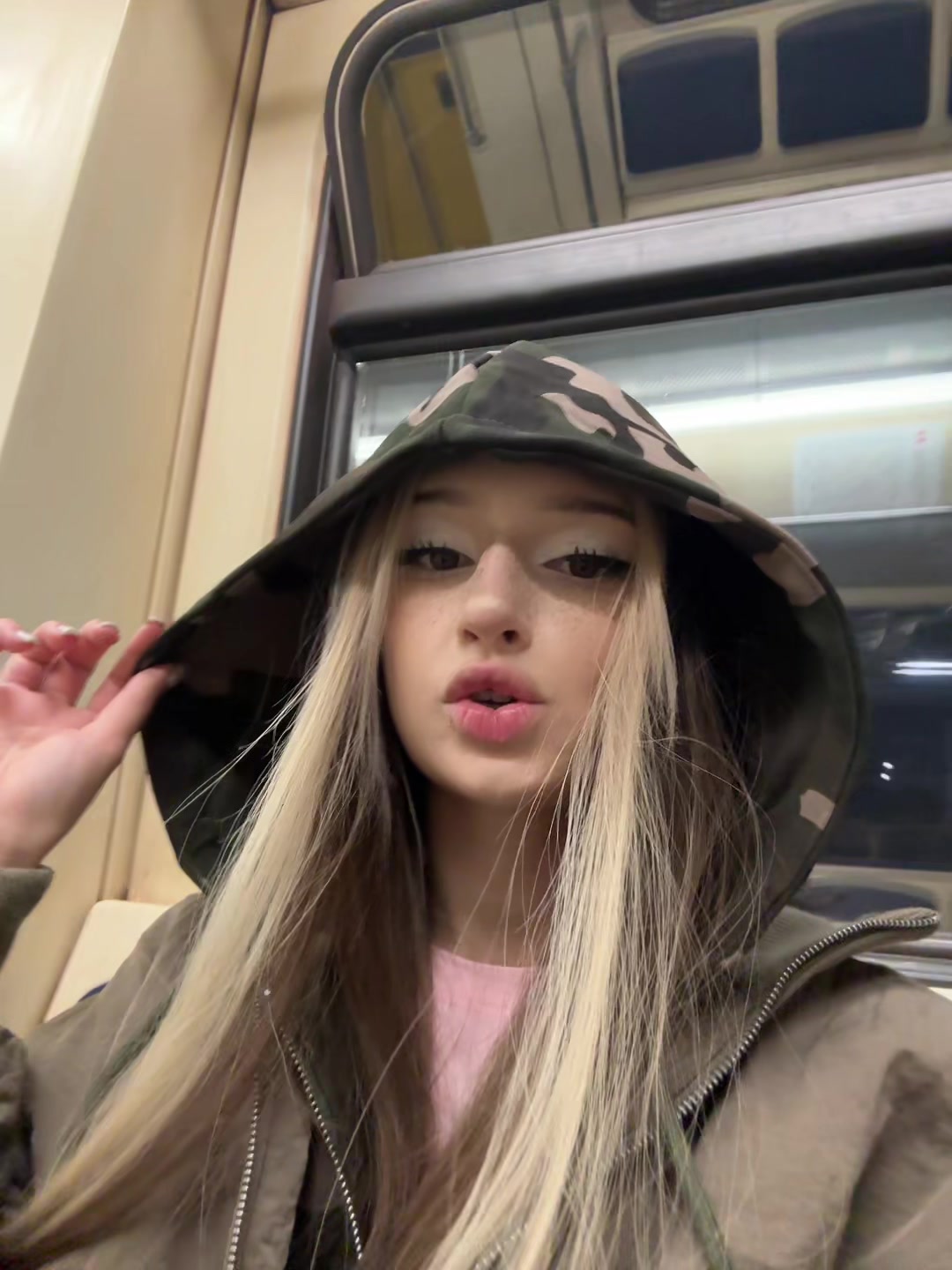 @Пчела