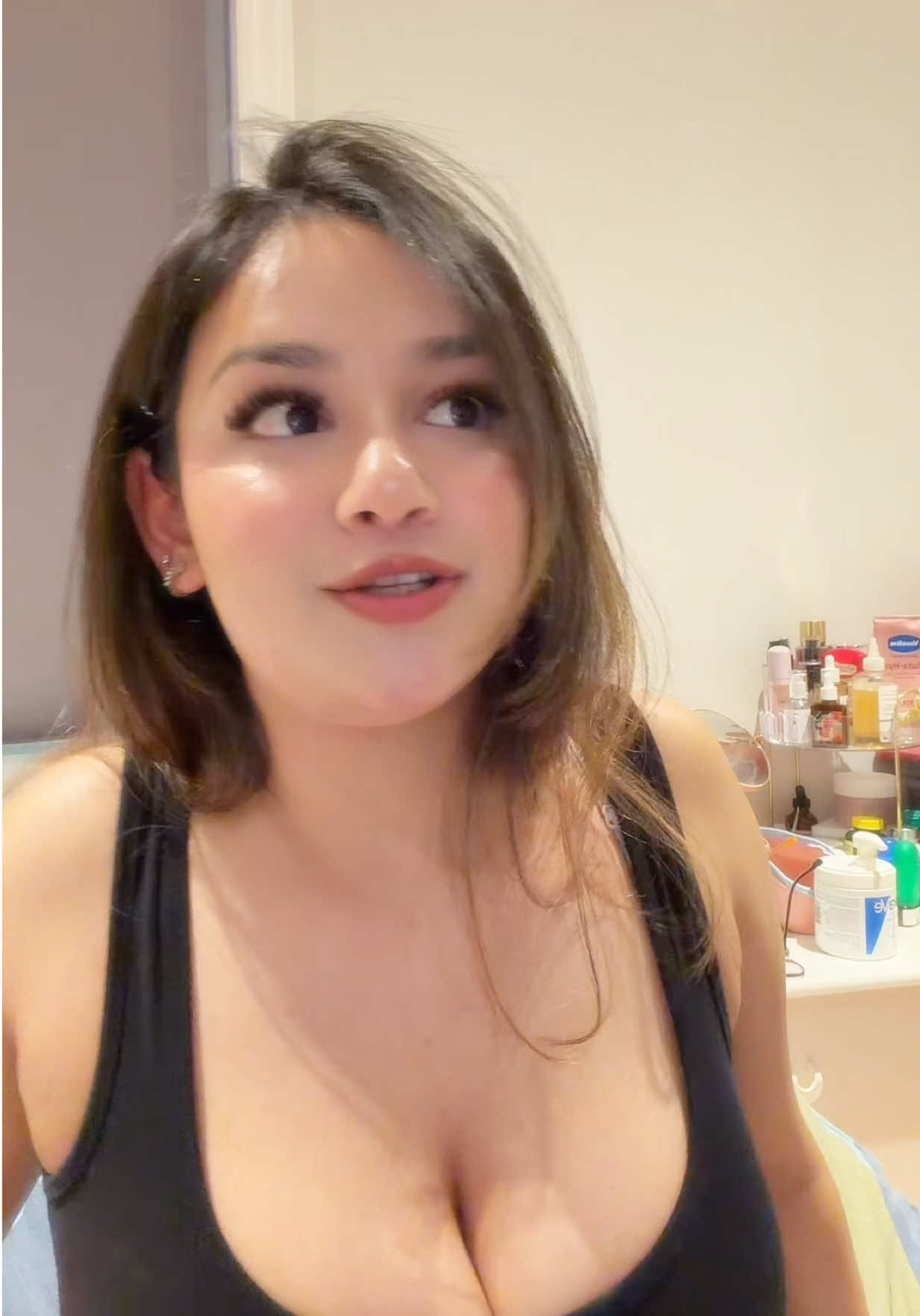 @bbg.awzeeta