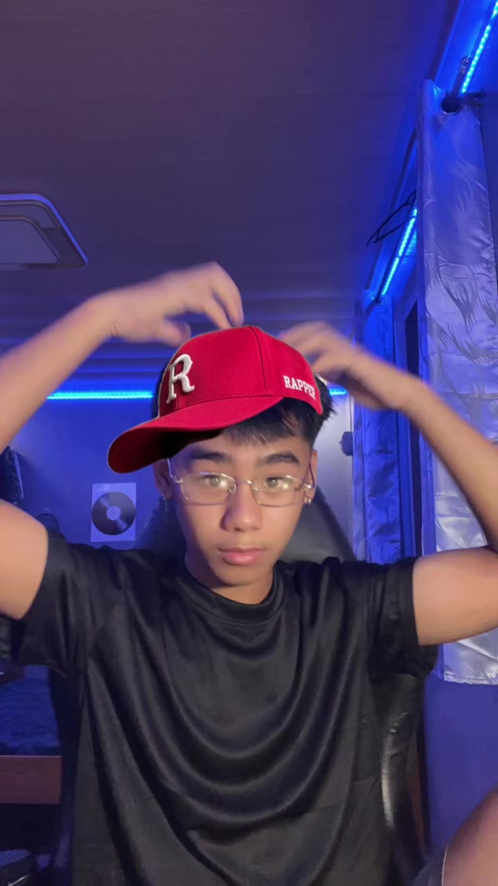 @itszz_yourkurtie