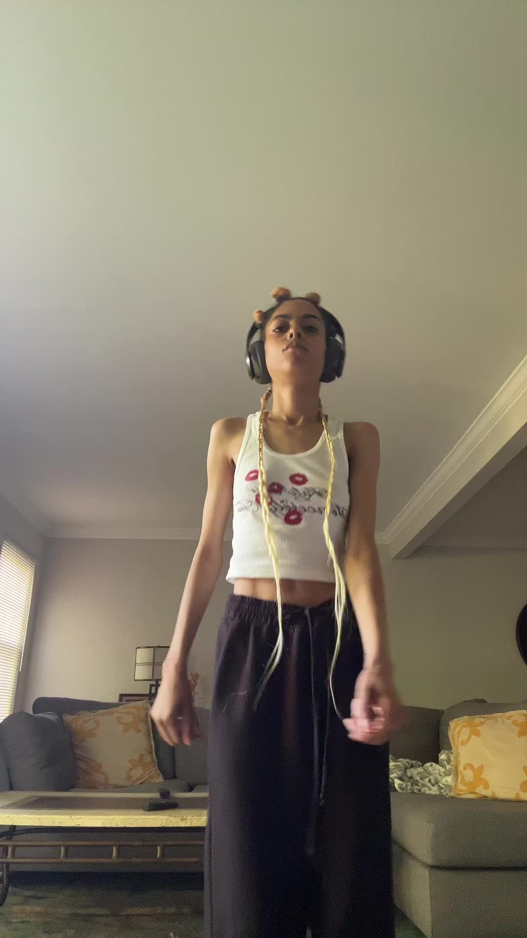 @nosmilingnini