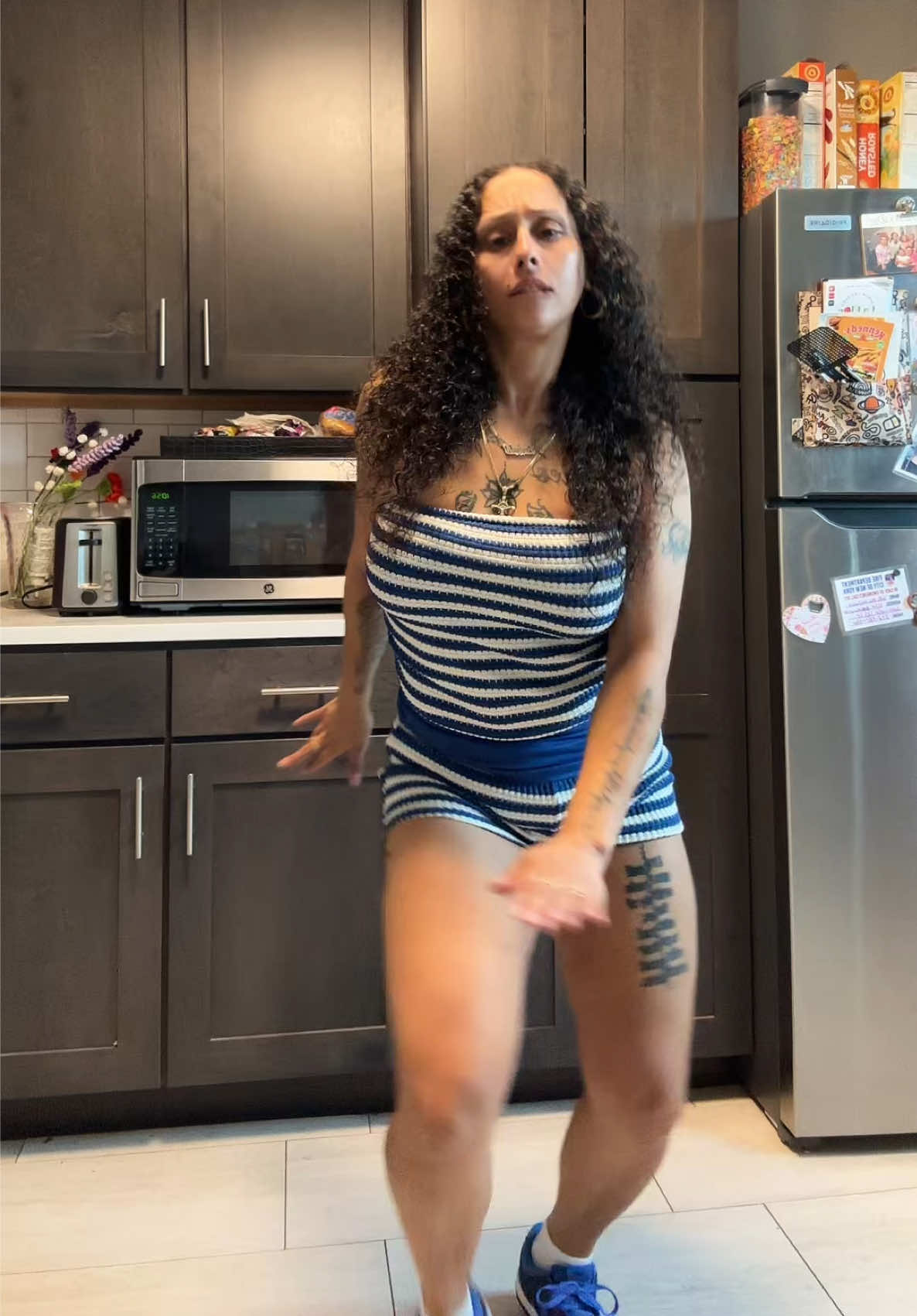 @momof4