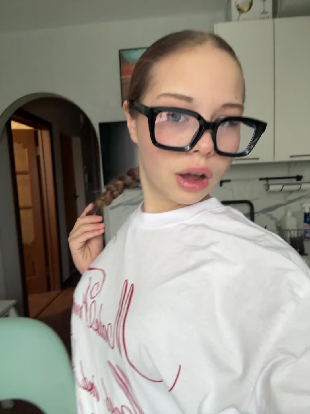 @варя