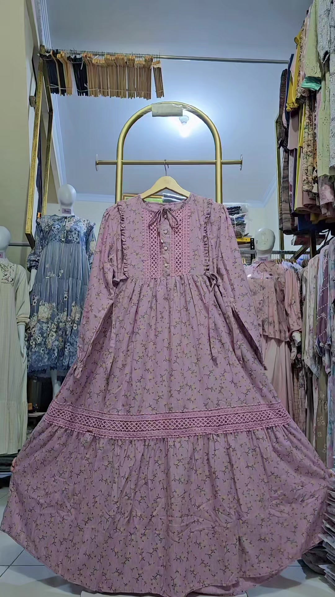 @Tiana store
