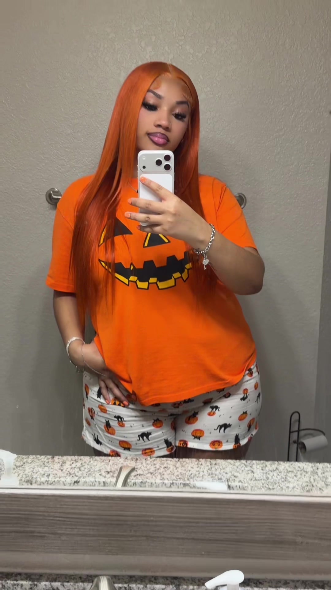 @monique