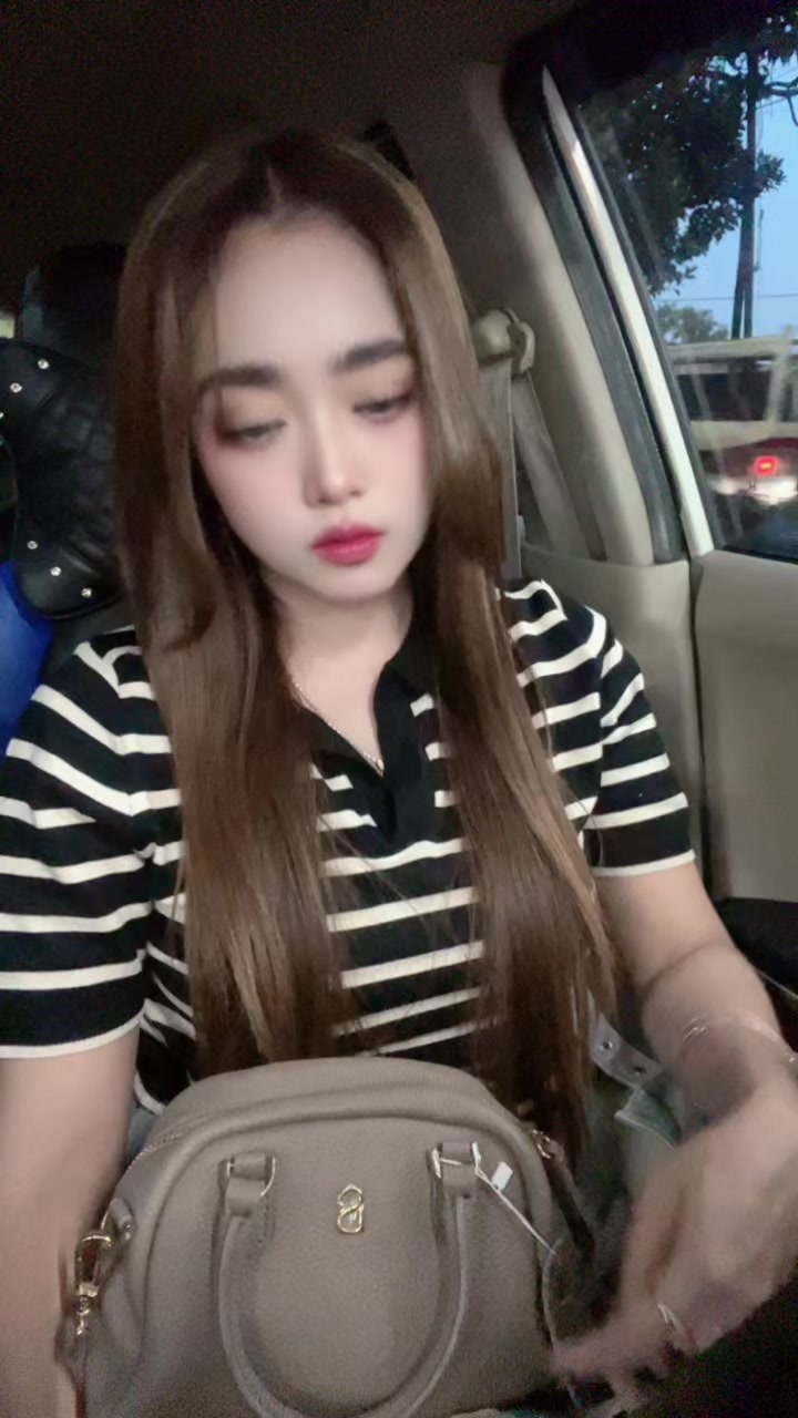 @pinky28_Gioviyan