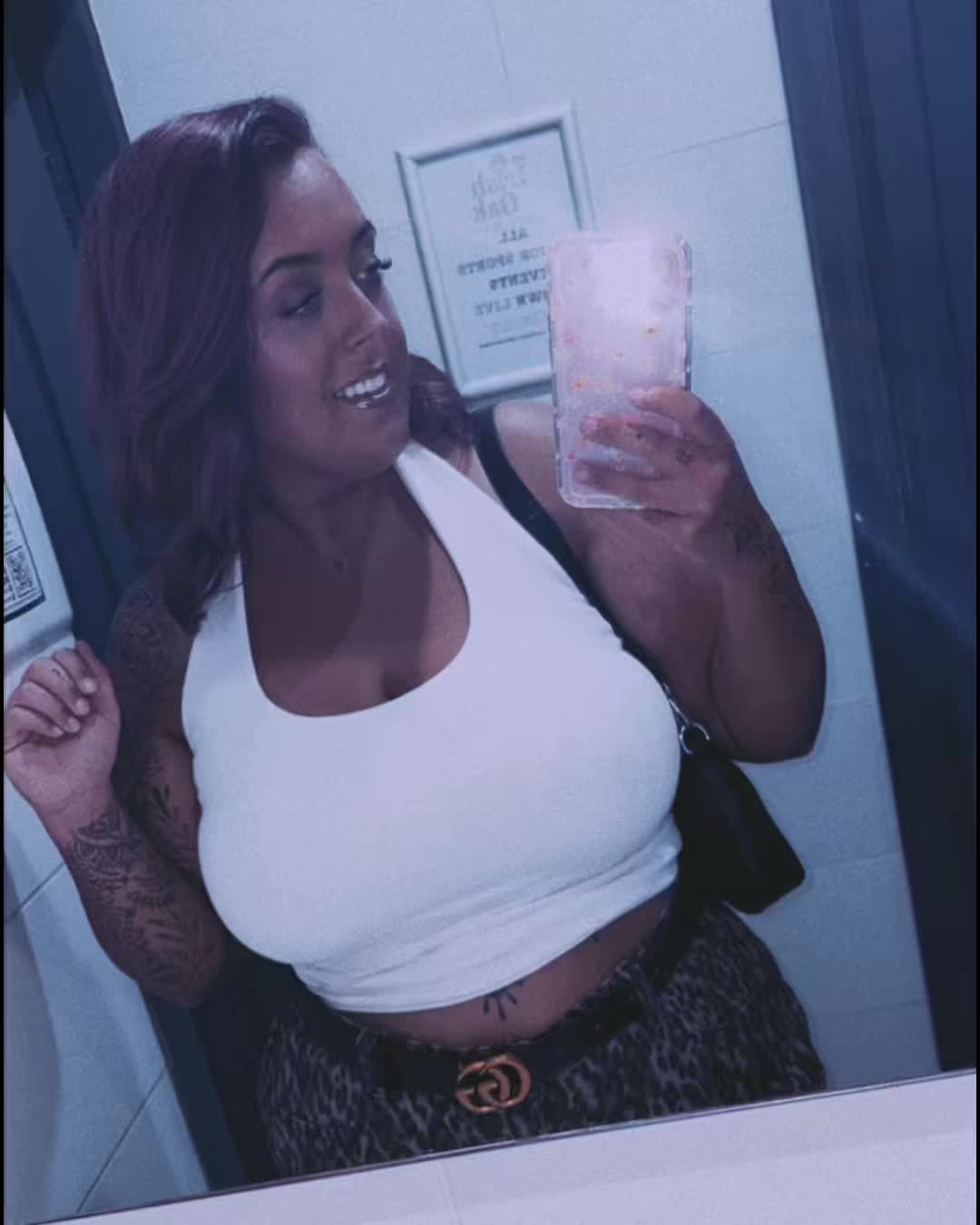 @C A R L Y 🖤