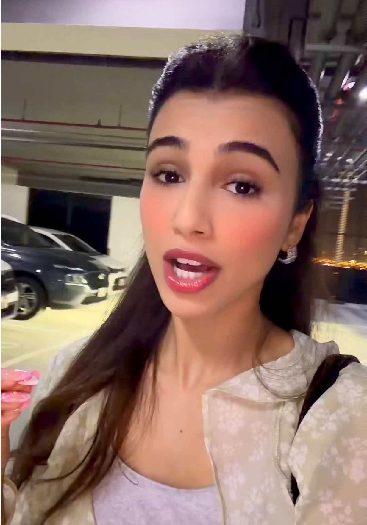@Ayatee