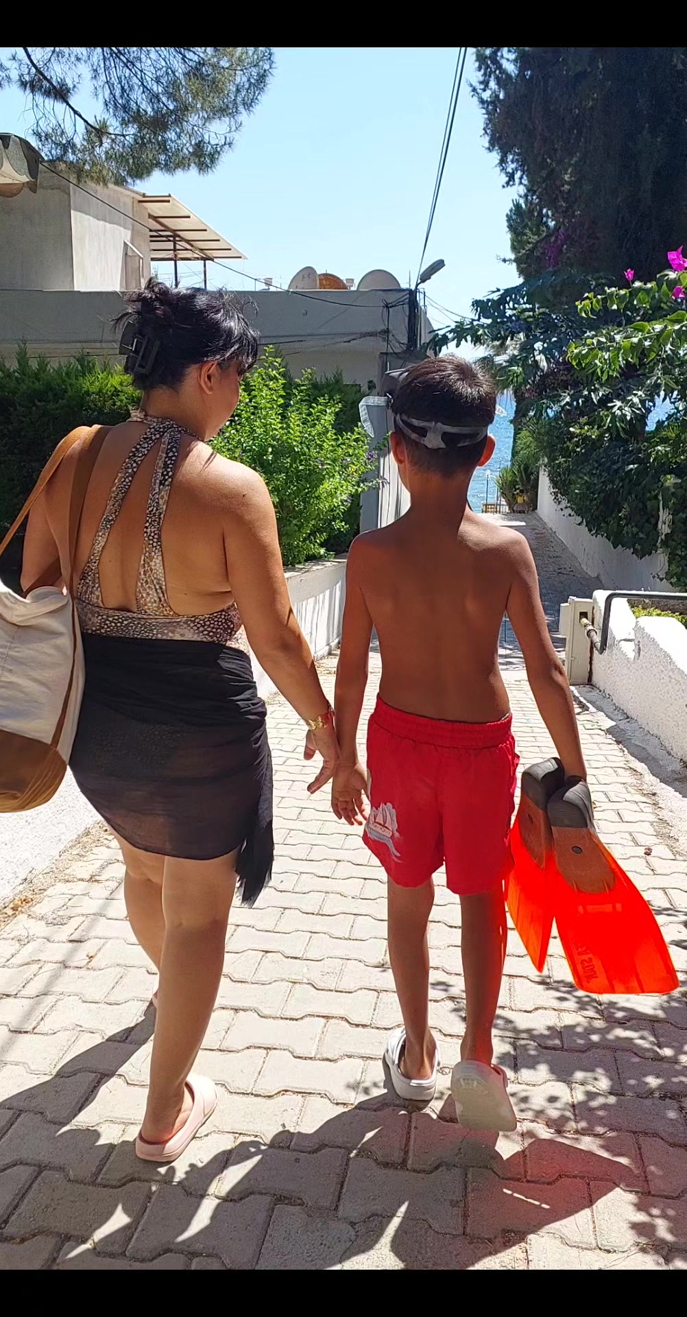 @Ayşe Şens&ouml;z