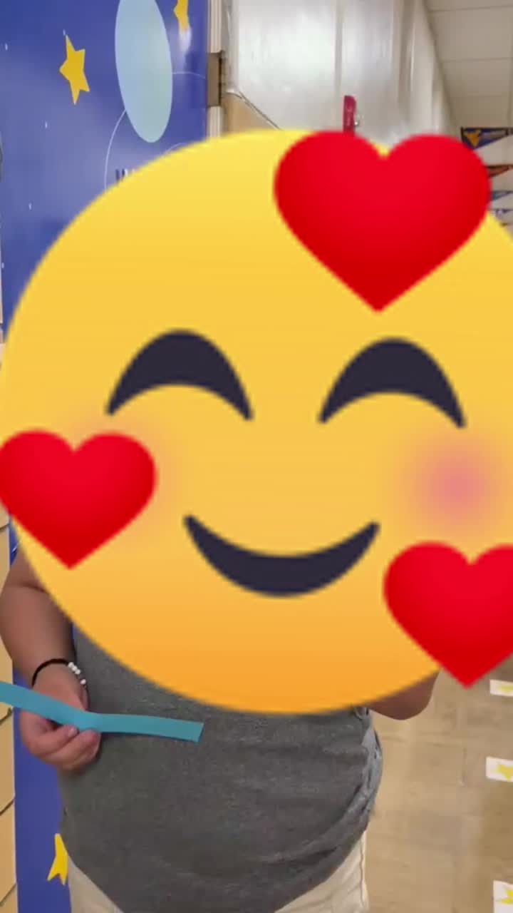 @Mzz. QueenLopez 💙💛✏️