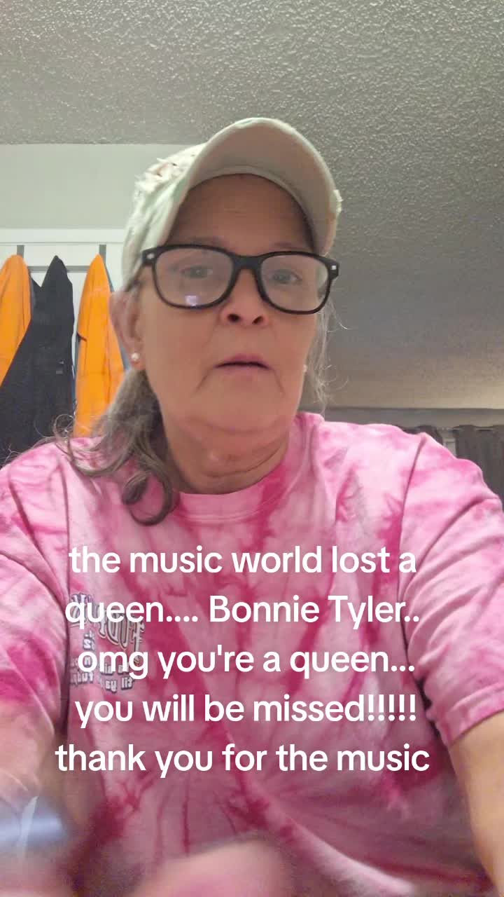 @granny at kitchen table 🎼🎵❌️