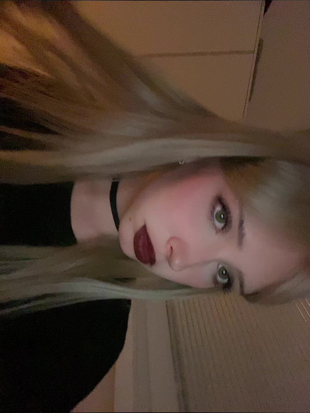 @👅