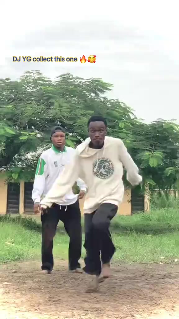 @M.R.B.U.G.G.E.R🕺⚽️🎊🚀
