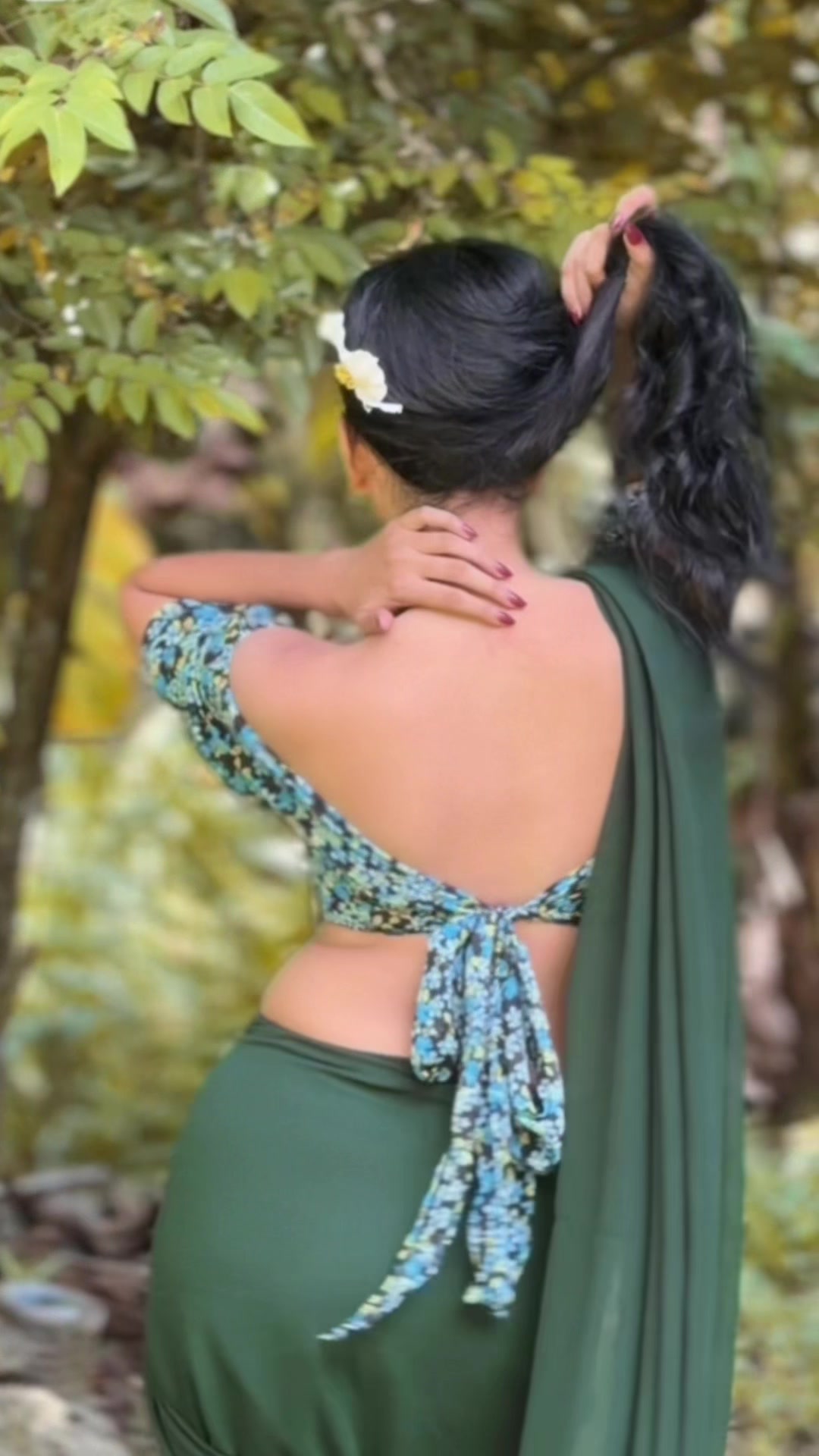 @Tinadaniel_