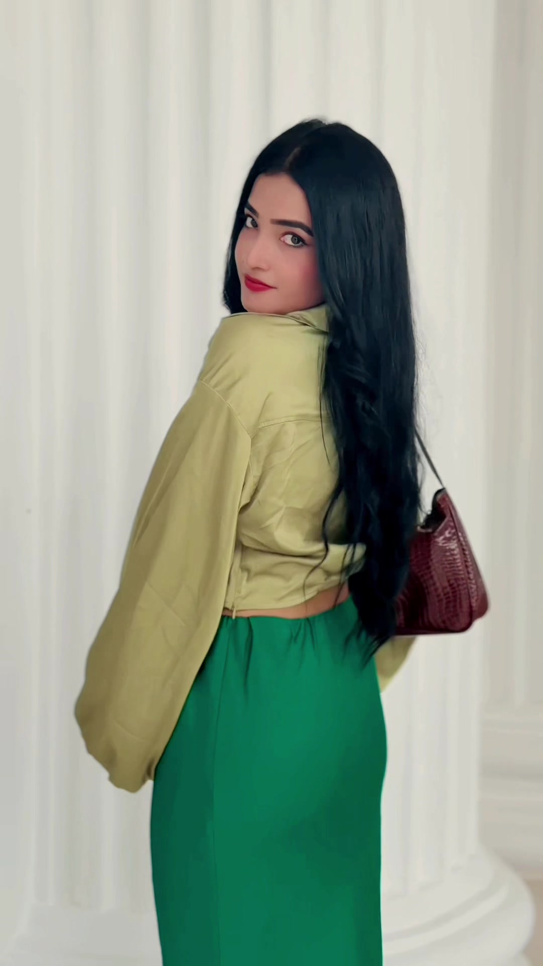 @Tinadaniel_