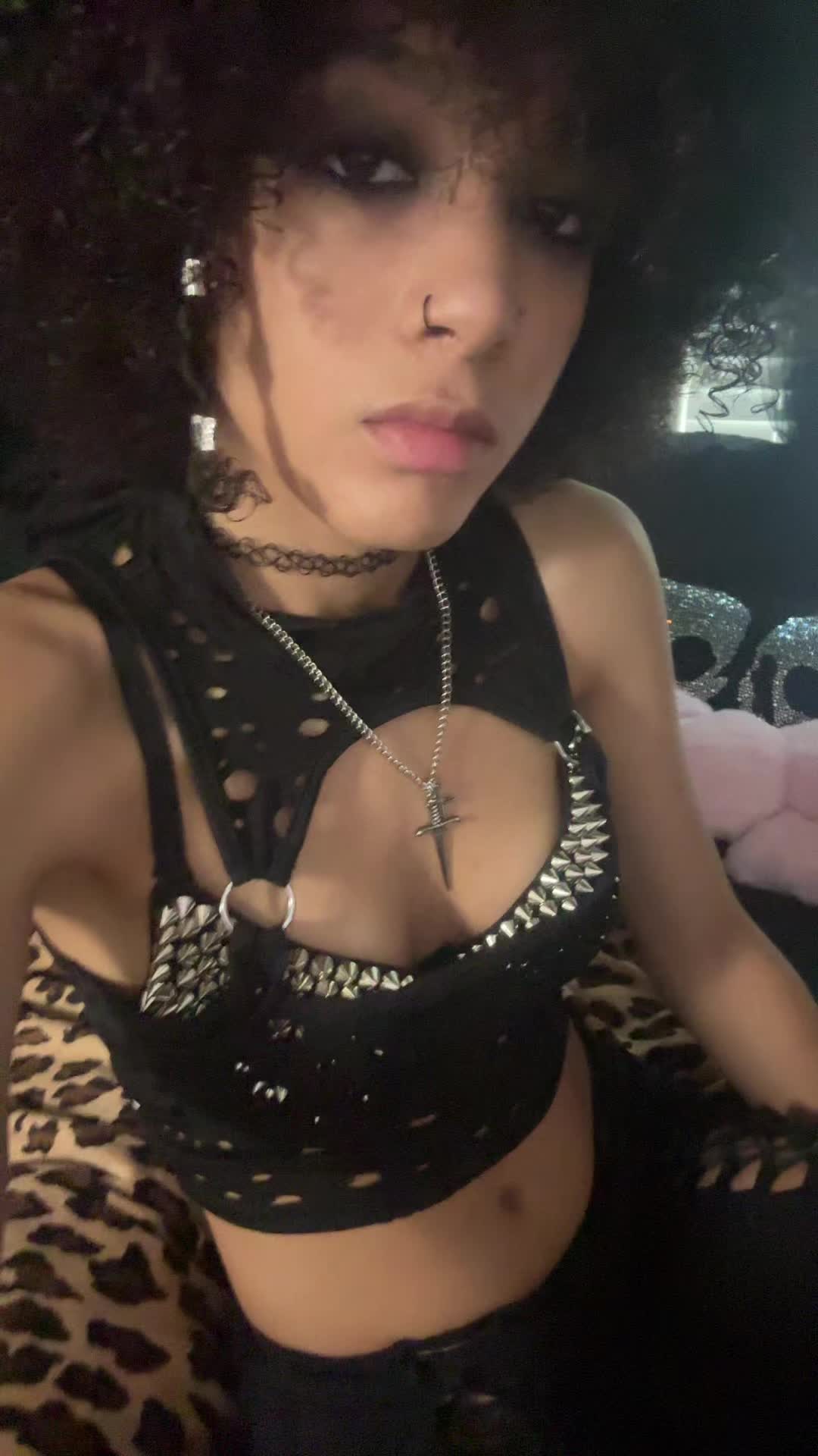 @v 🕷️