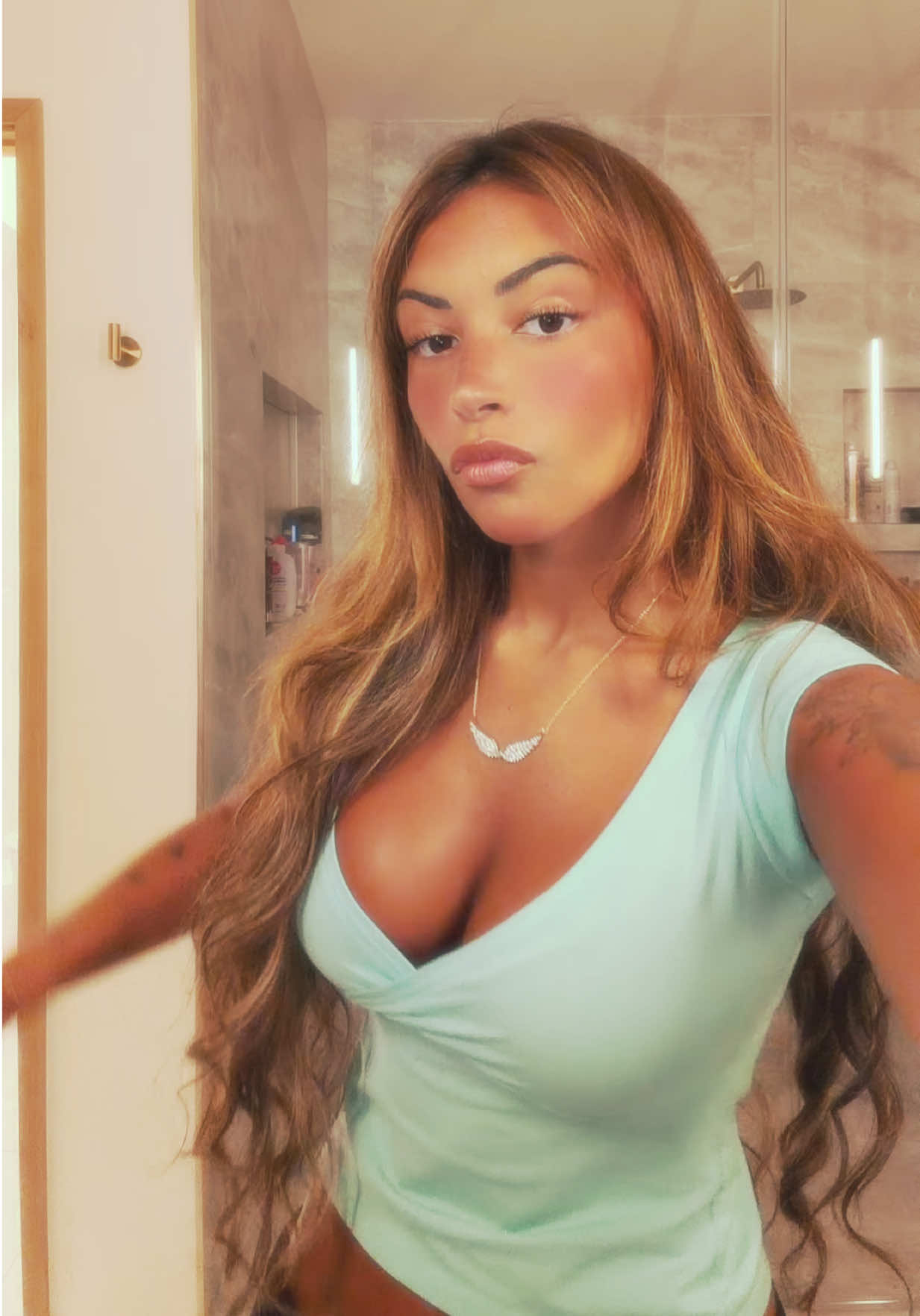 @gabriela moura