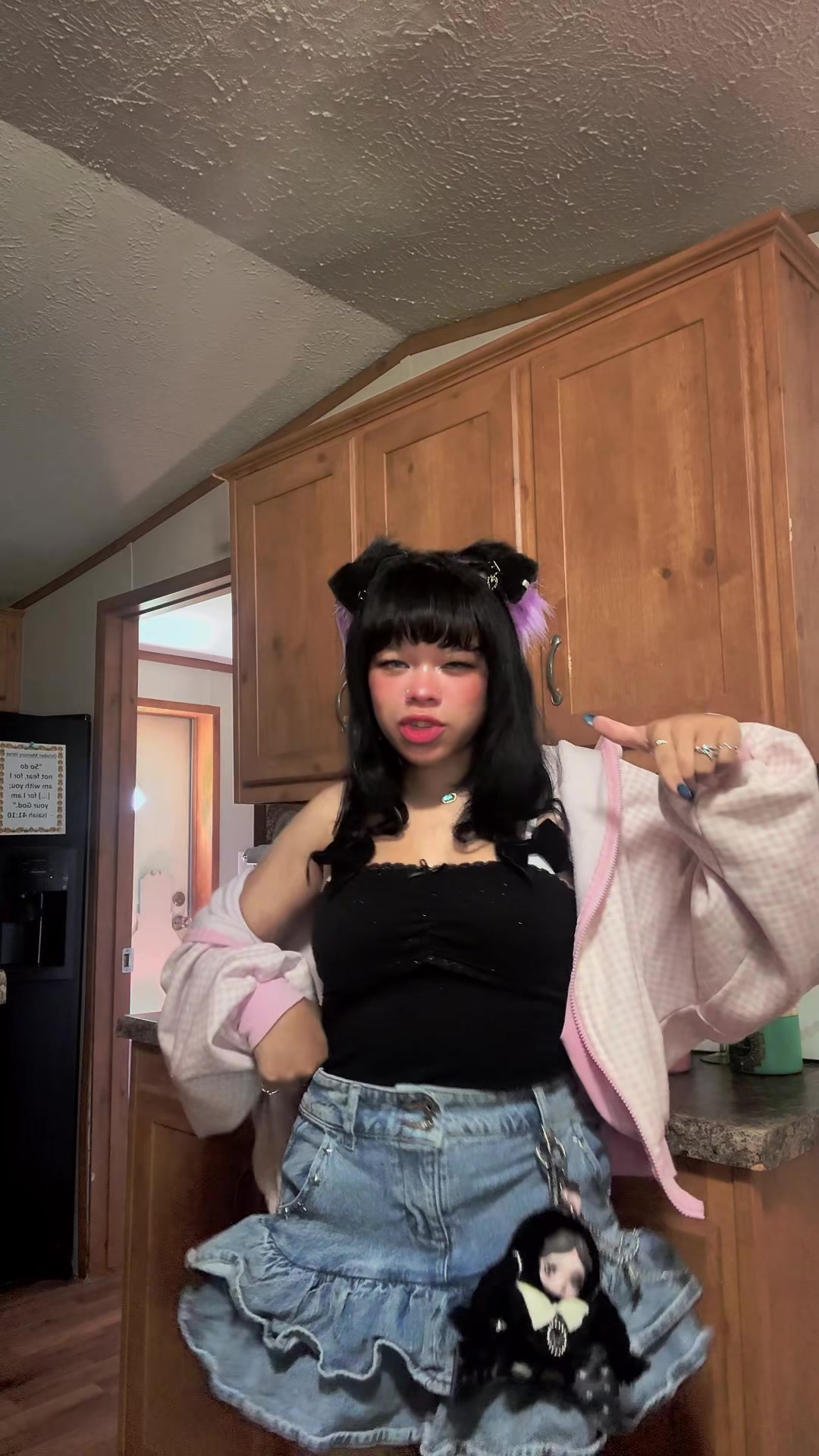@Lilcrayon_