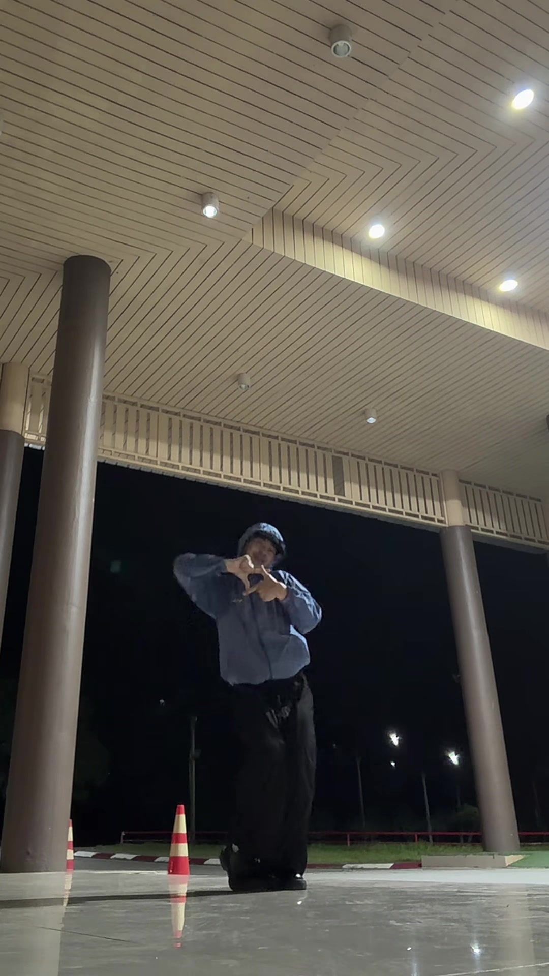 @mon