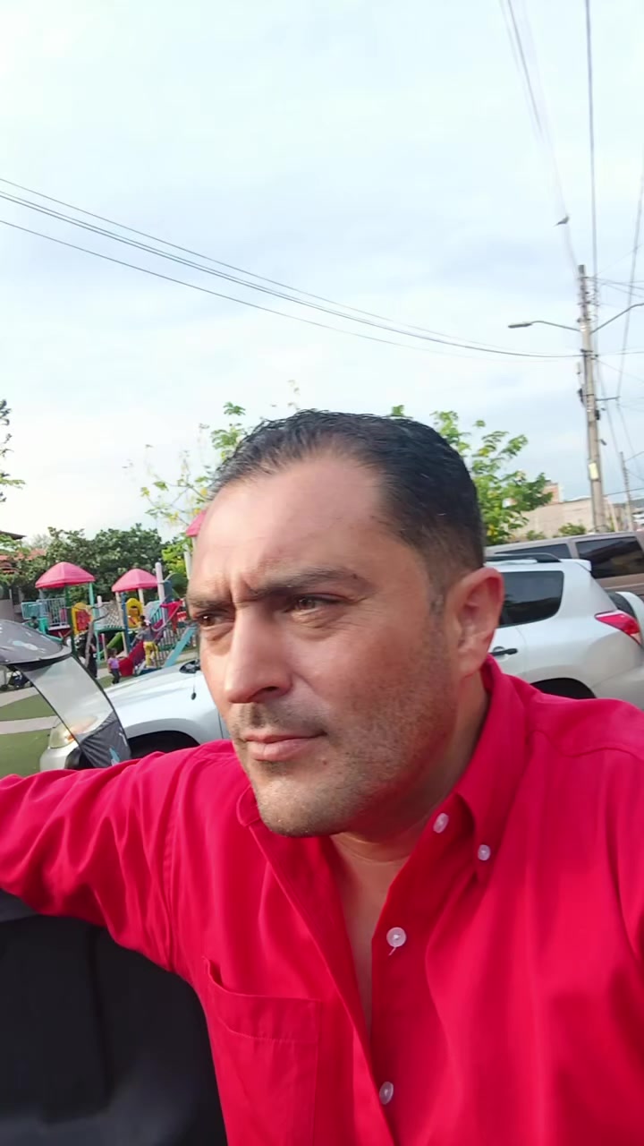 @Erik García