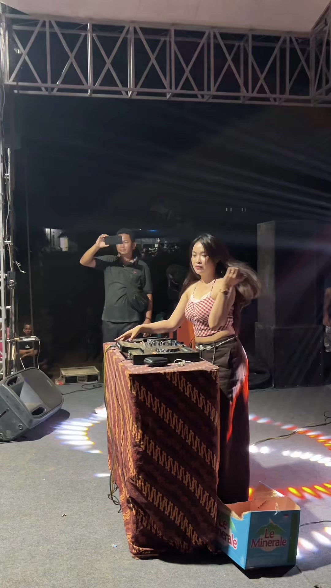@Dj Laina