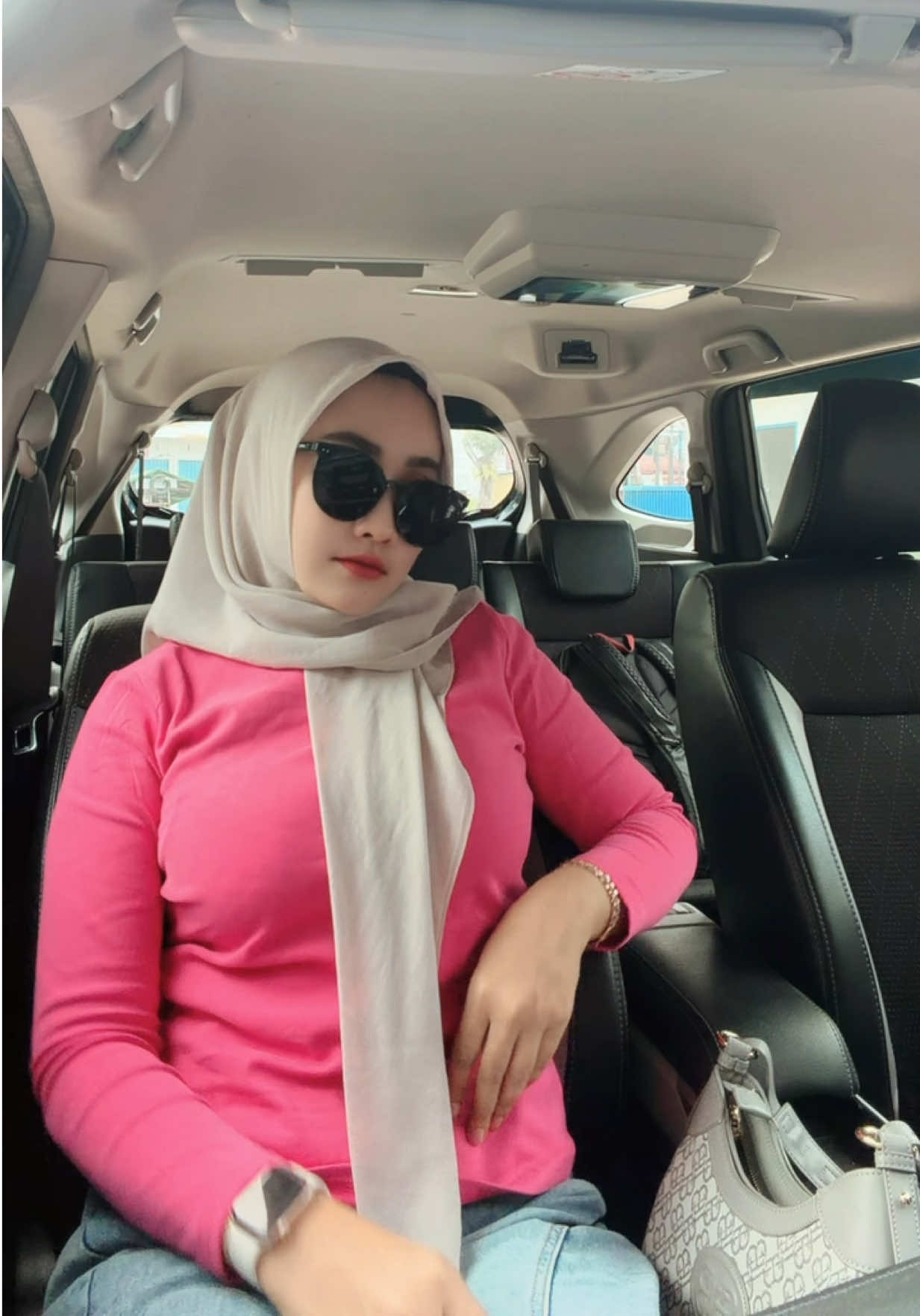 @KacaMataHitam