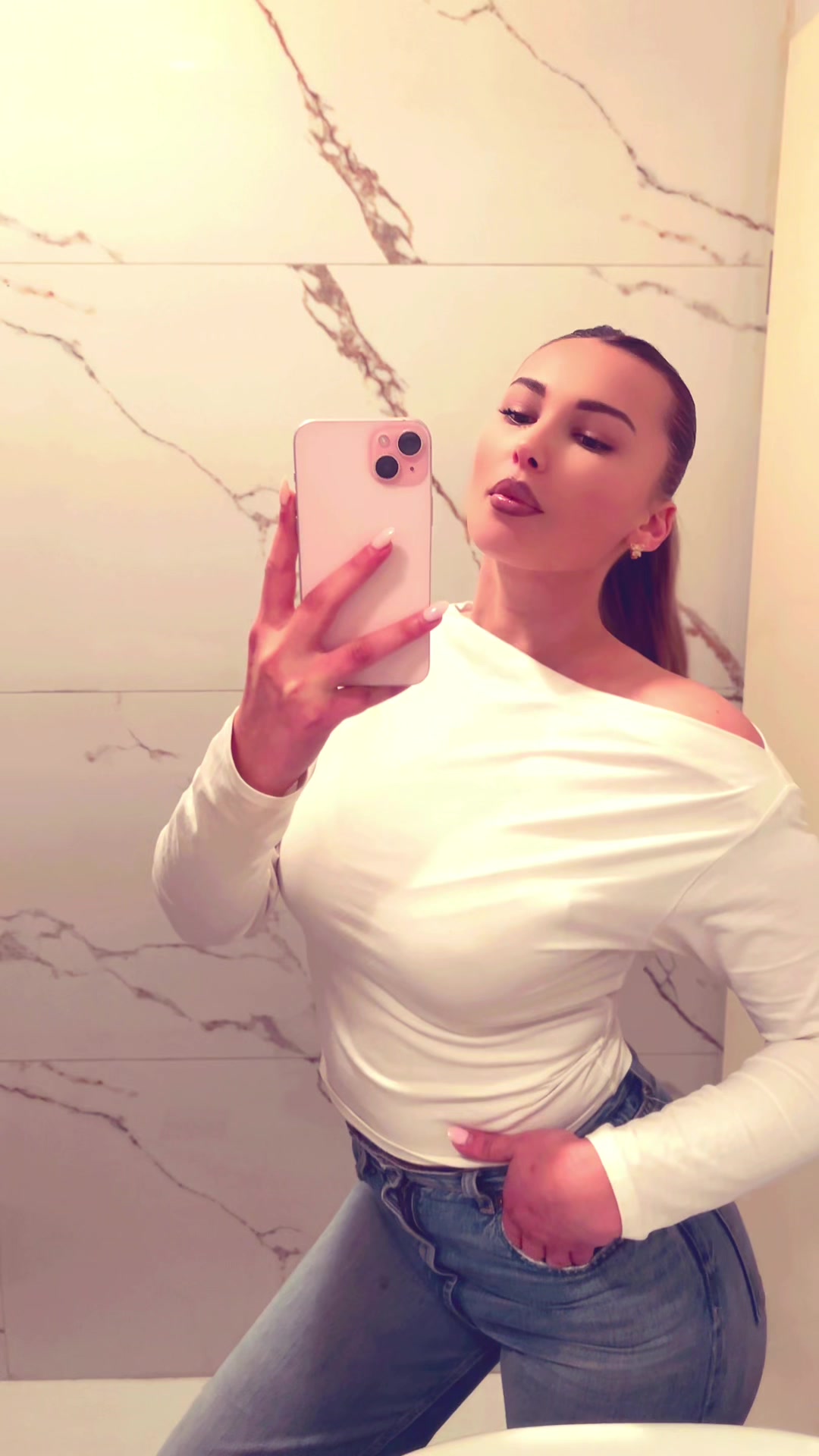 @Egzona