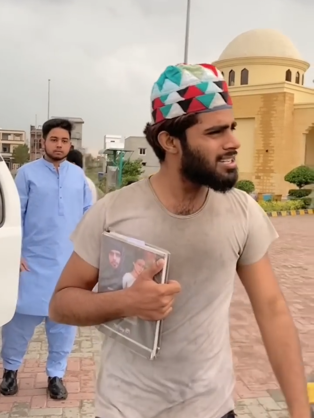 @mzeeshu59 😶🌫️