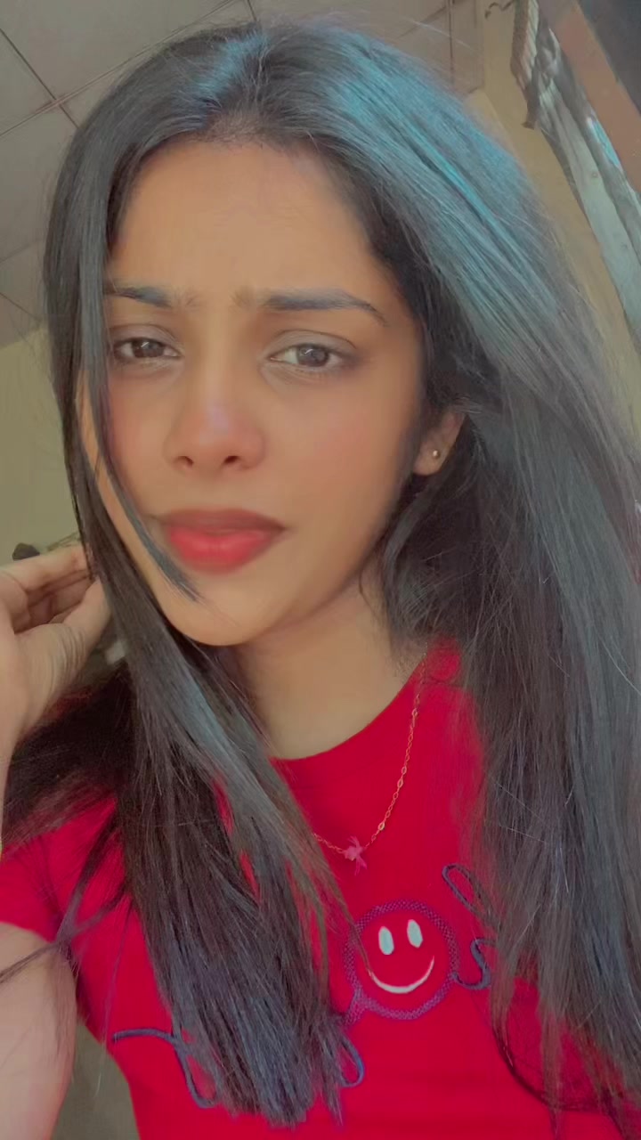 @Nish 💍🧚☁️