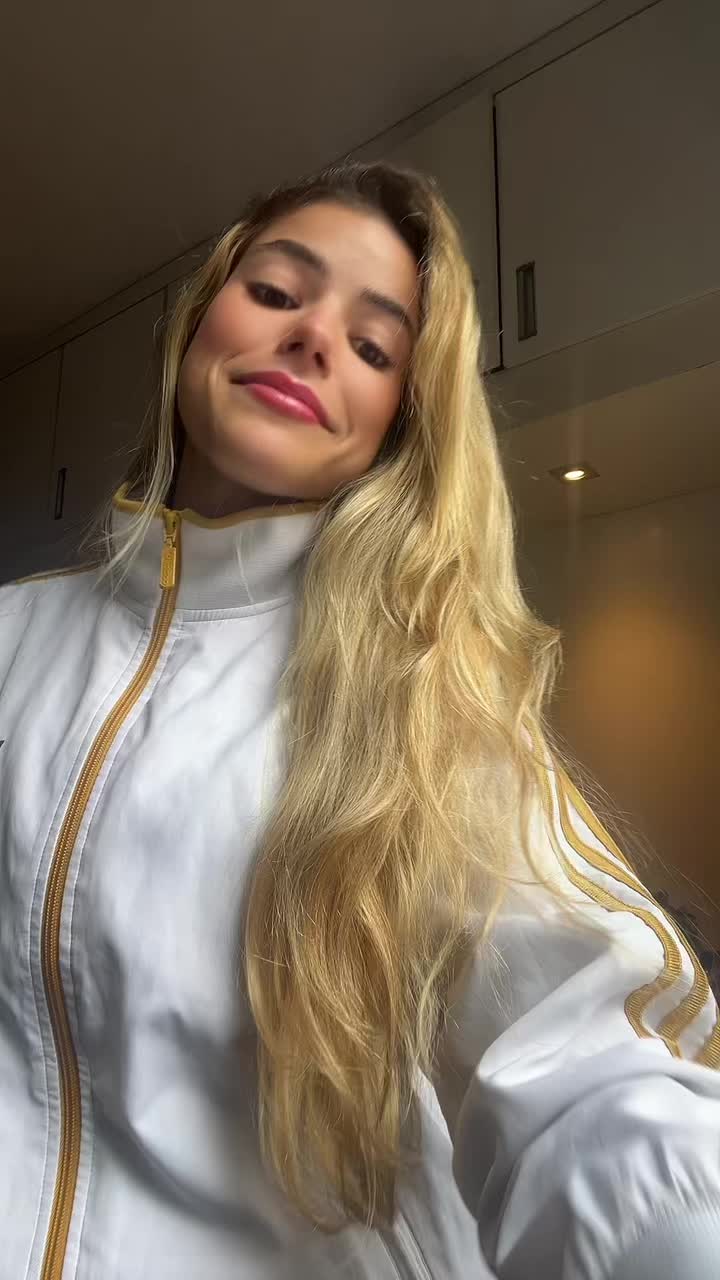@Julia Cyrino