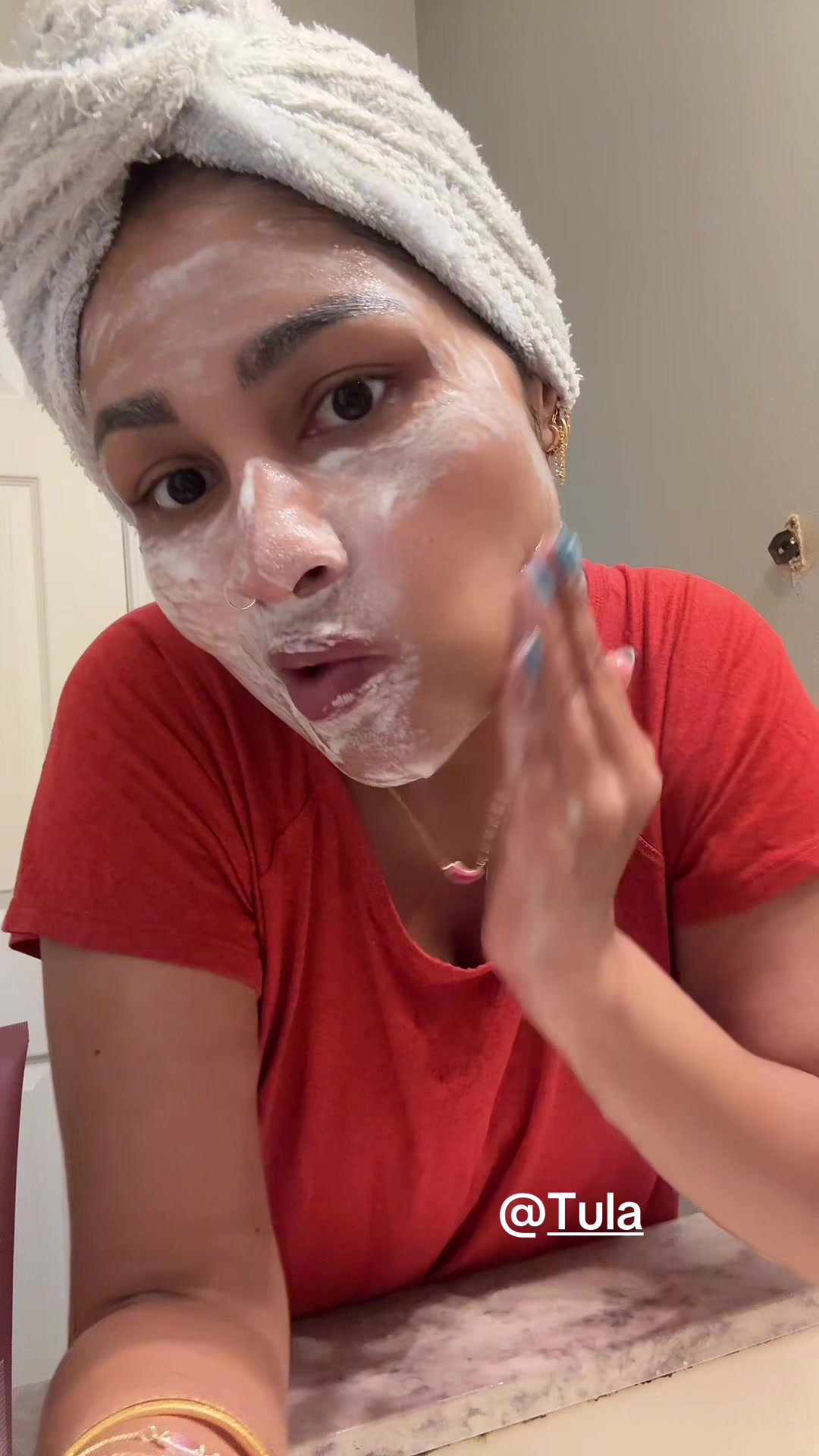 @MakeupLaveena