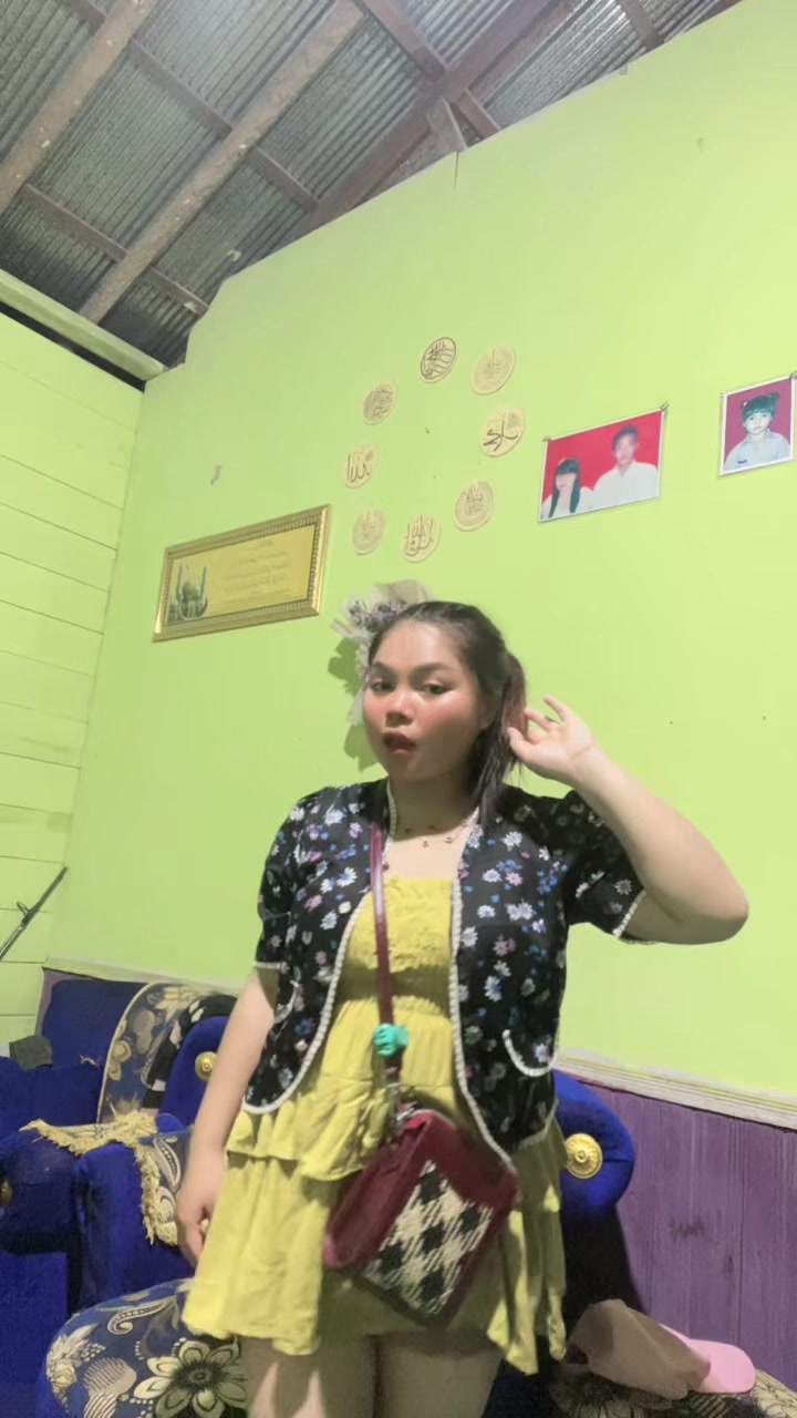 @Uyuy_jee🥀