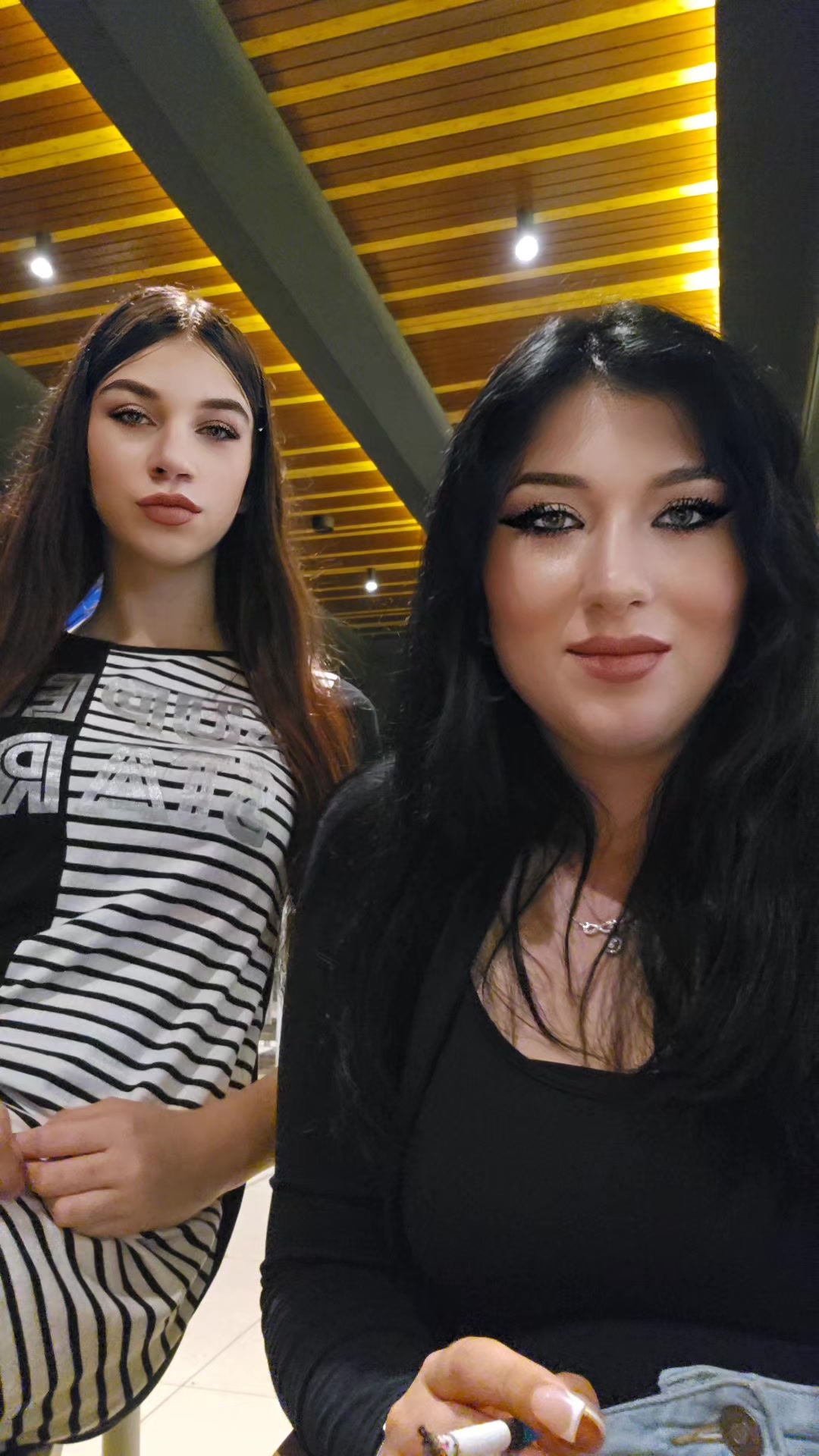 @🖤