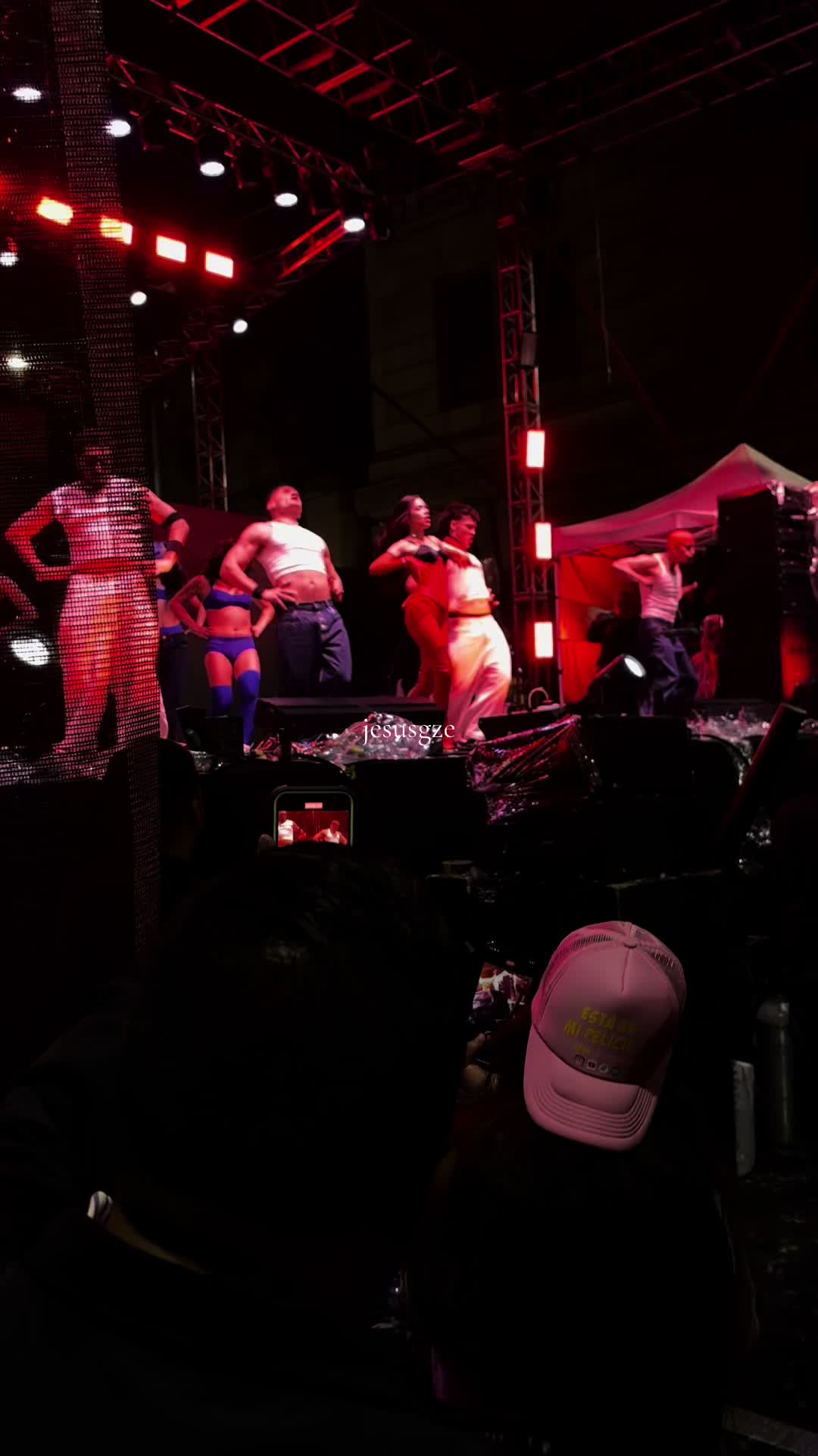 @𝒥.
