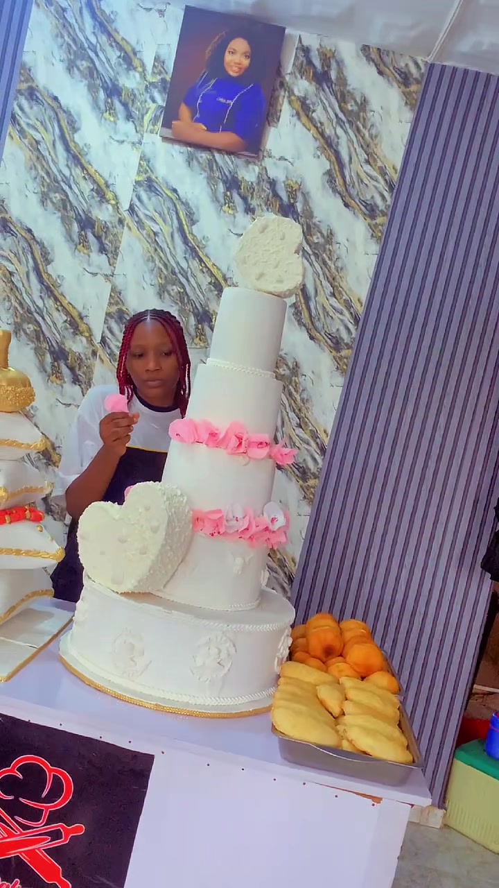 @THE CAKE LECTURER