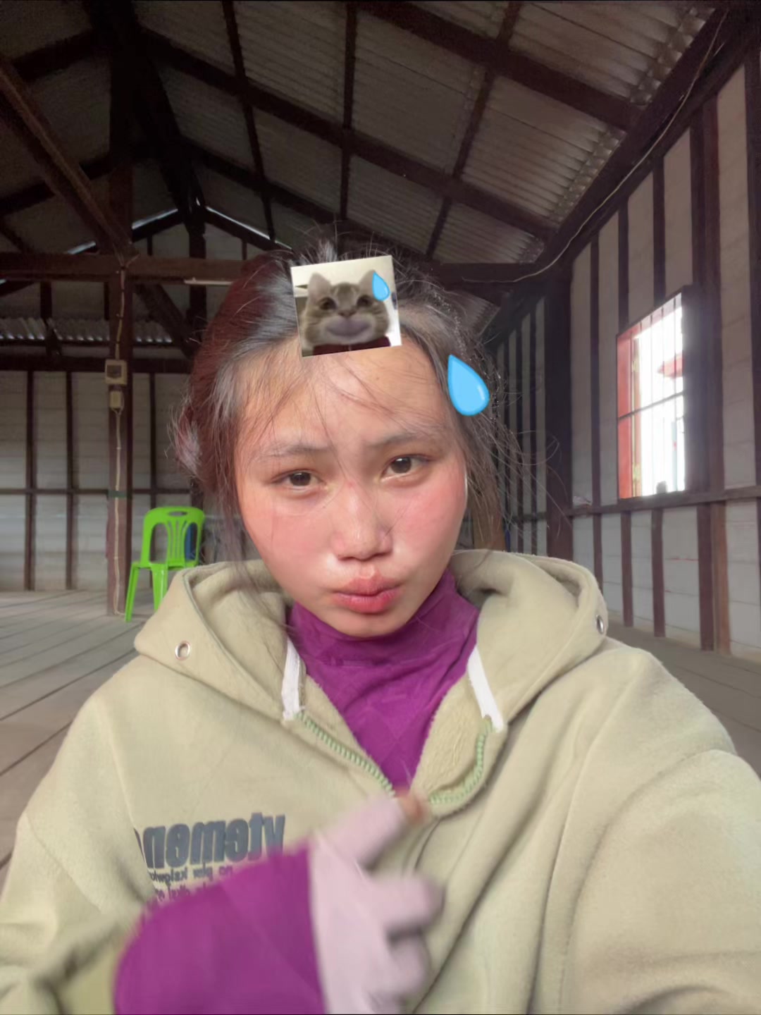 @Zhâ^._.^Zhŷ