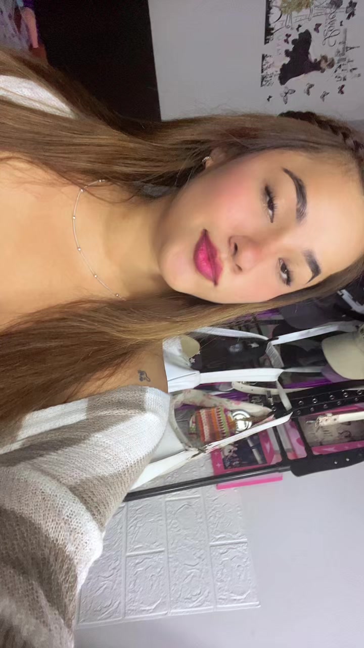 @🧚🏼🤎