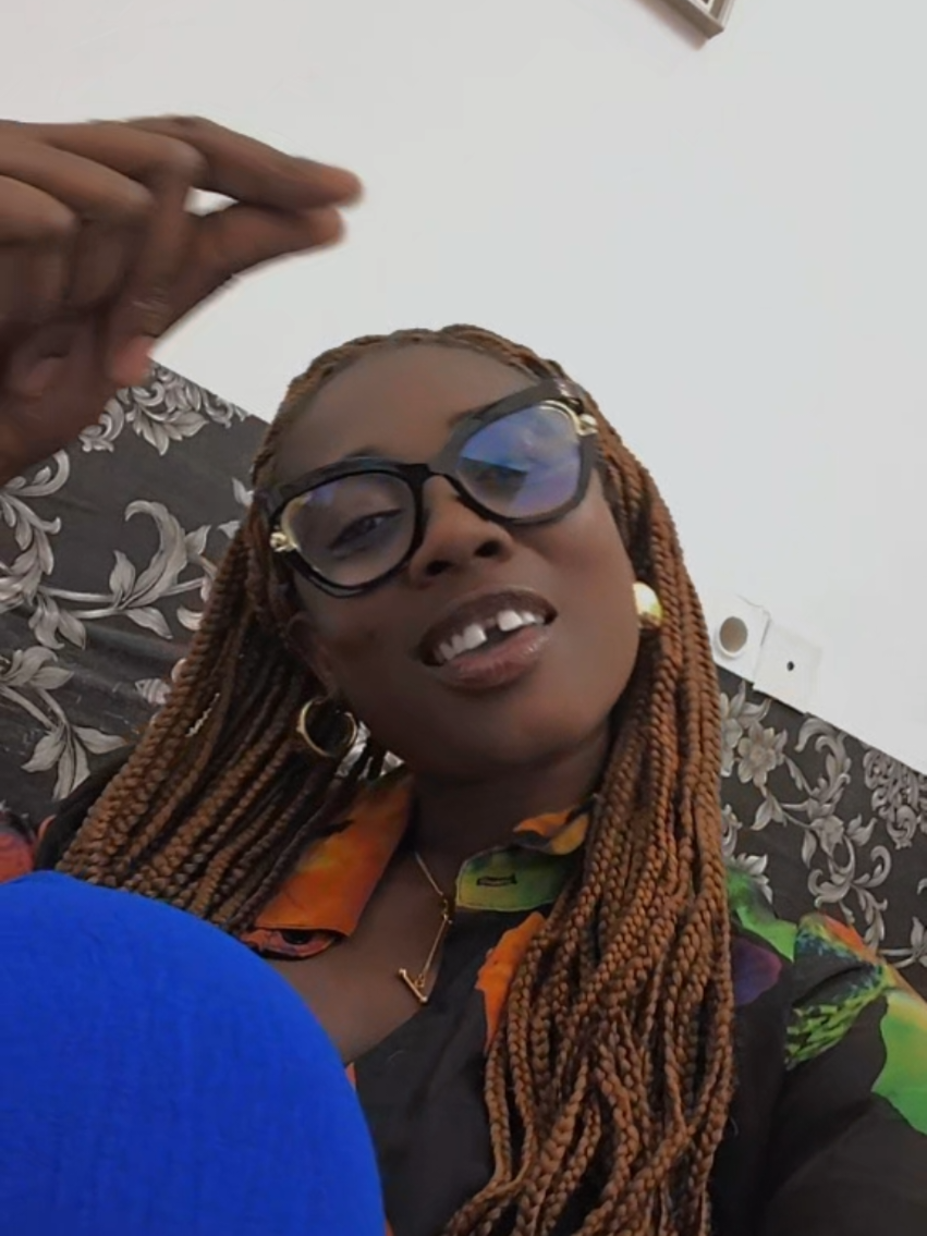 @YAA KISSIWAA ASANTE😇✨🥂